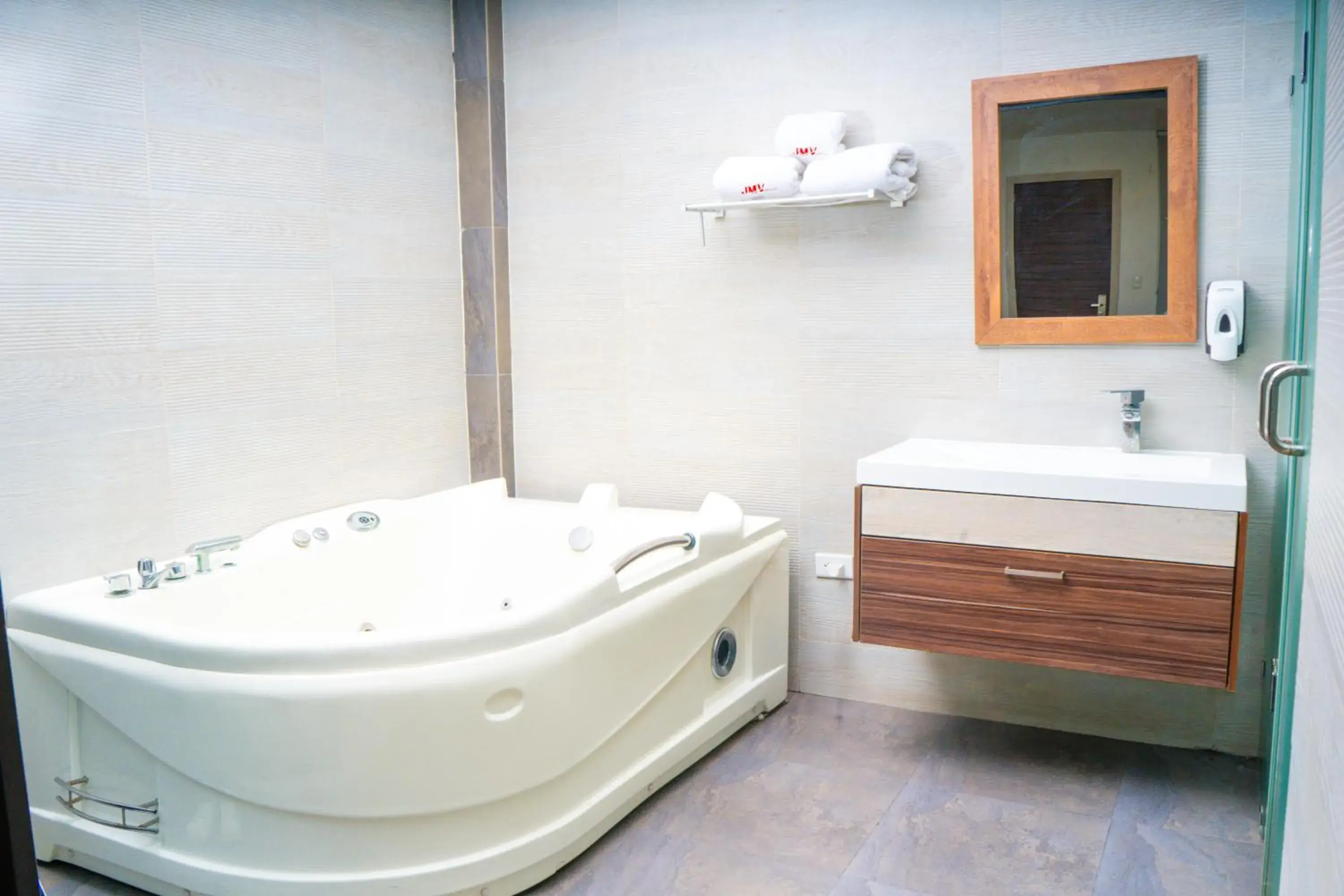 Suite with Jacuzzi in Hotel Santiago de Compostella Suites Suite with Jacuzzi in Hotel Santiago de Compostella Suites