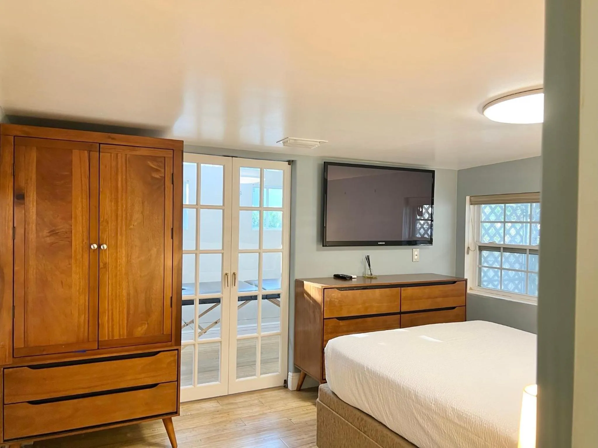 Bed in Harmonious Suites