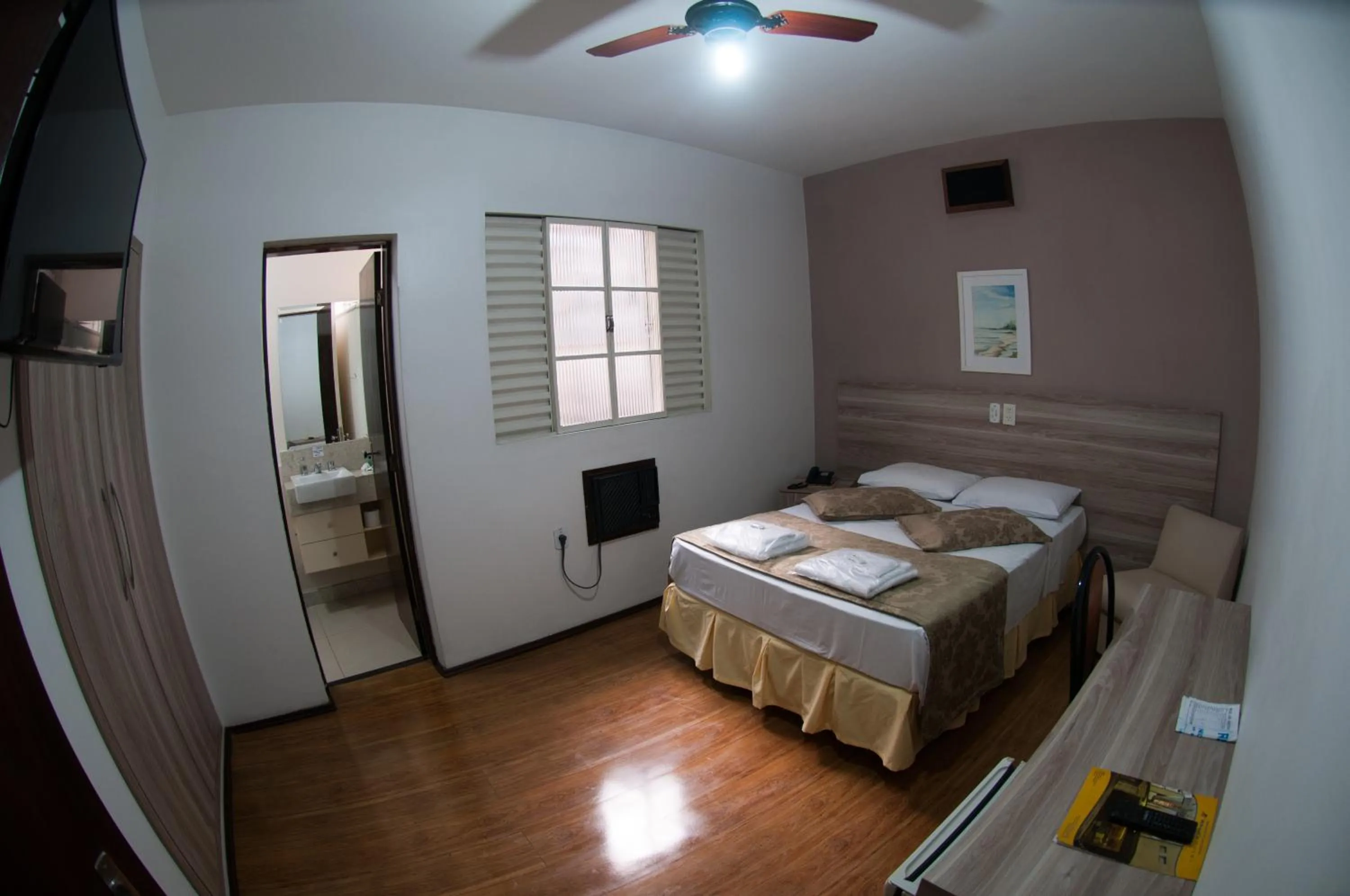 Rhud's Hotel