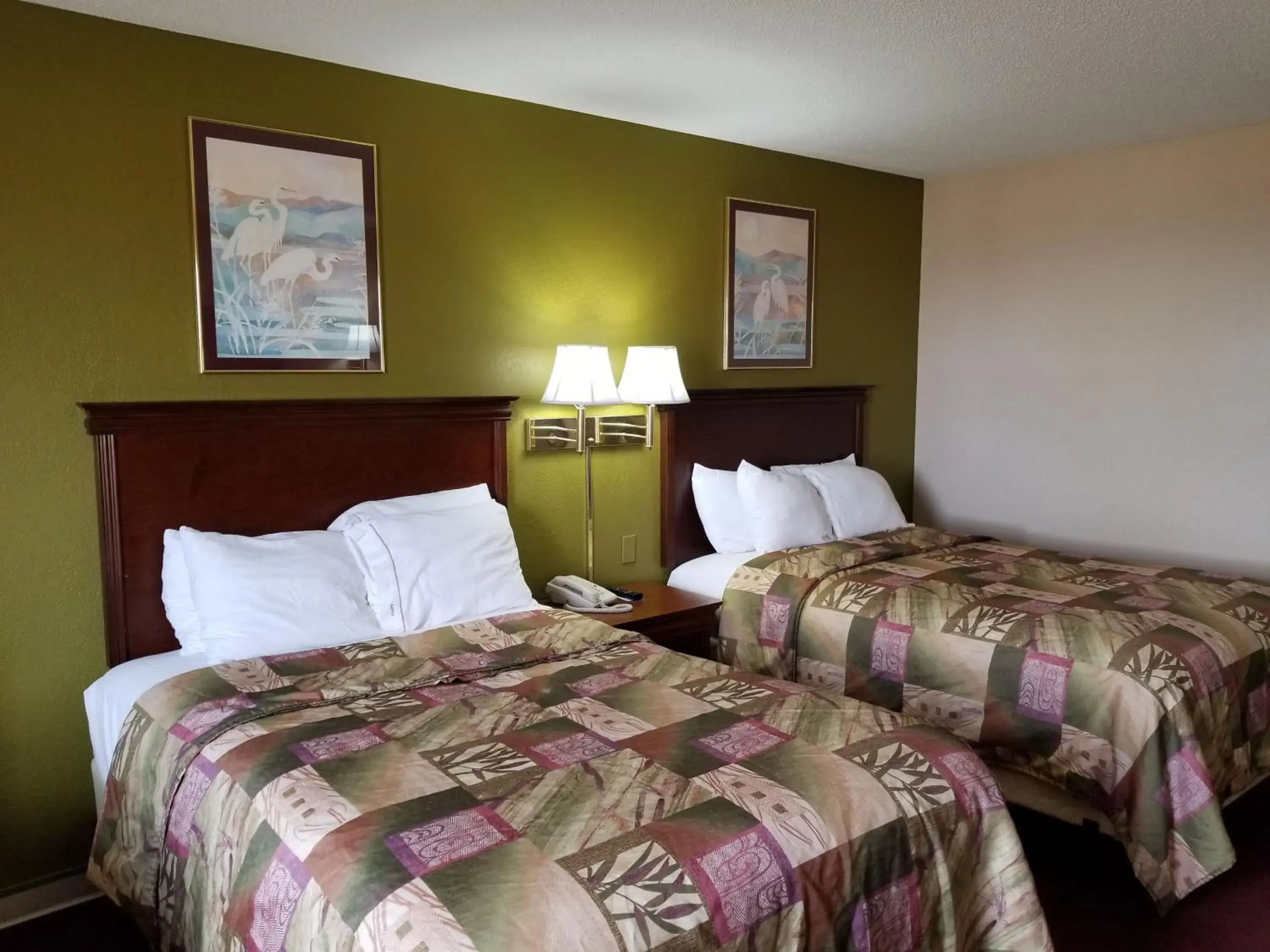 Double Room in Briarwood Inn Double Room in Briarwood Inn