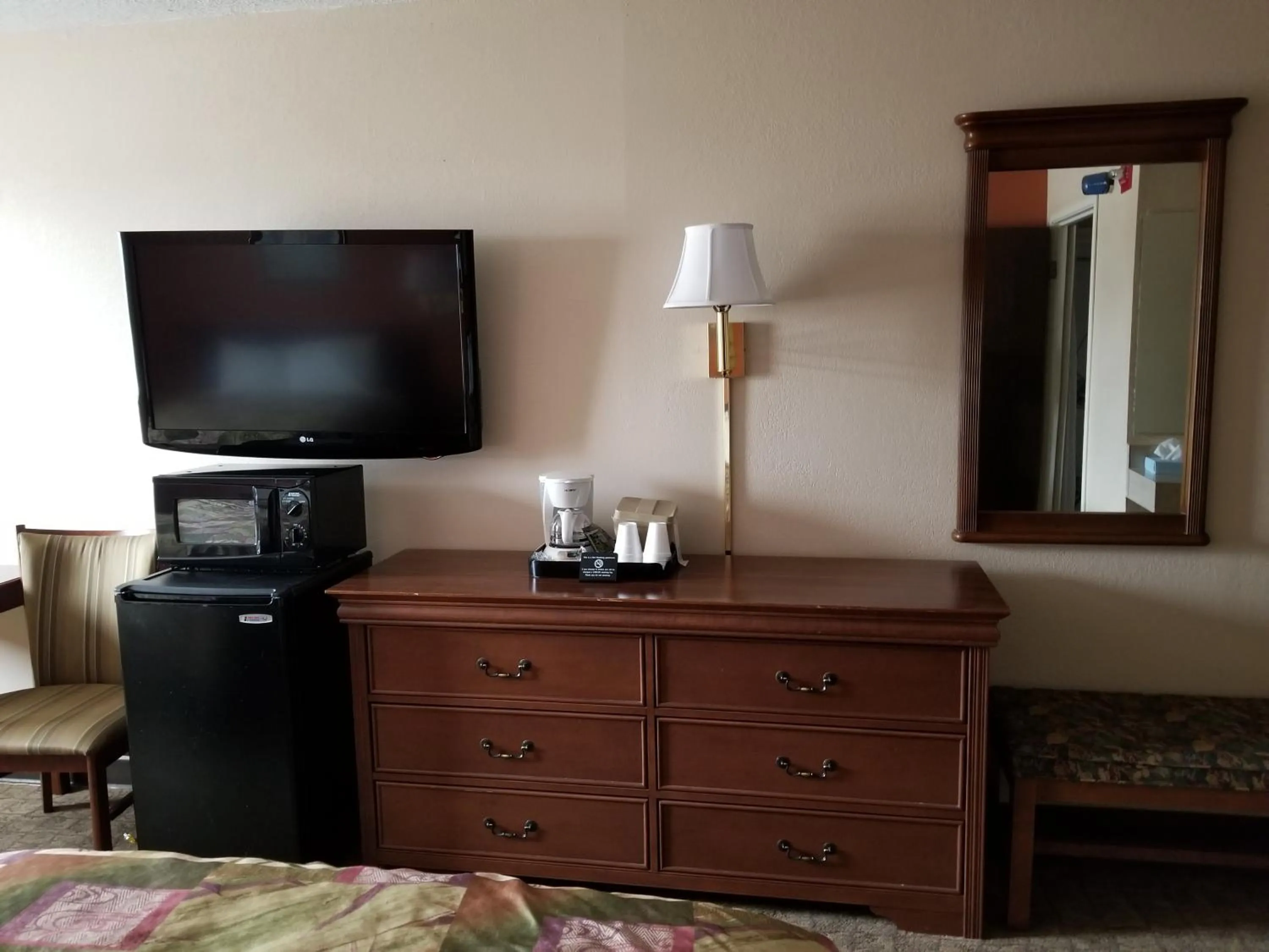 TV and multimedia, Bed in Briarwood Inn