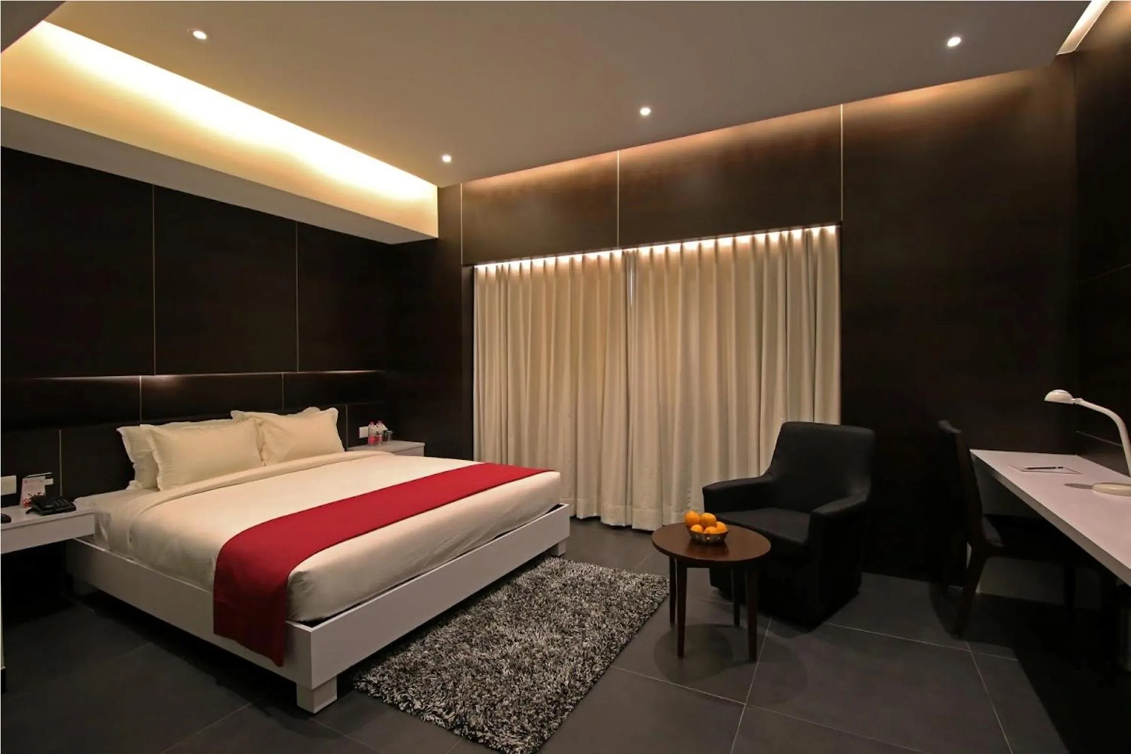 Bed in Hotel German Palace Near to Airport