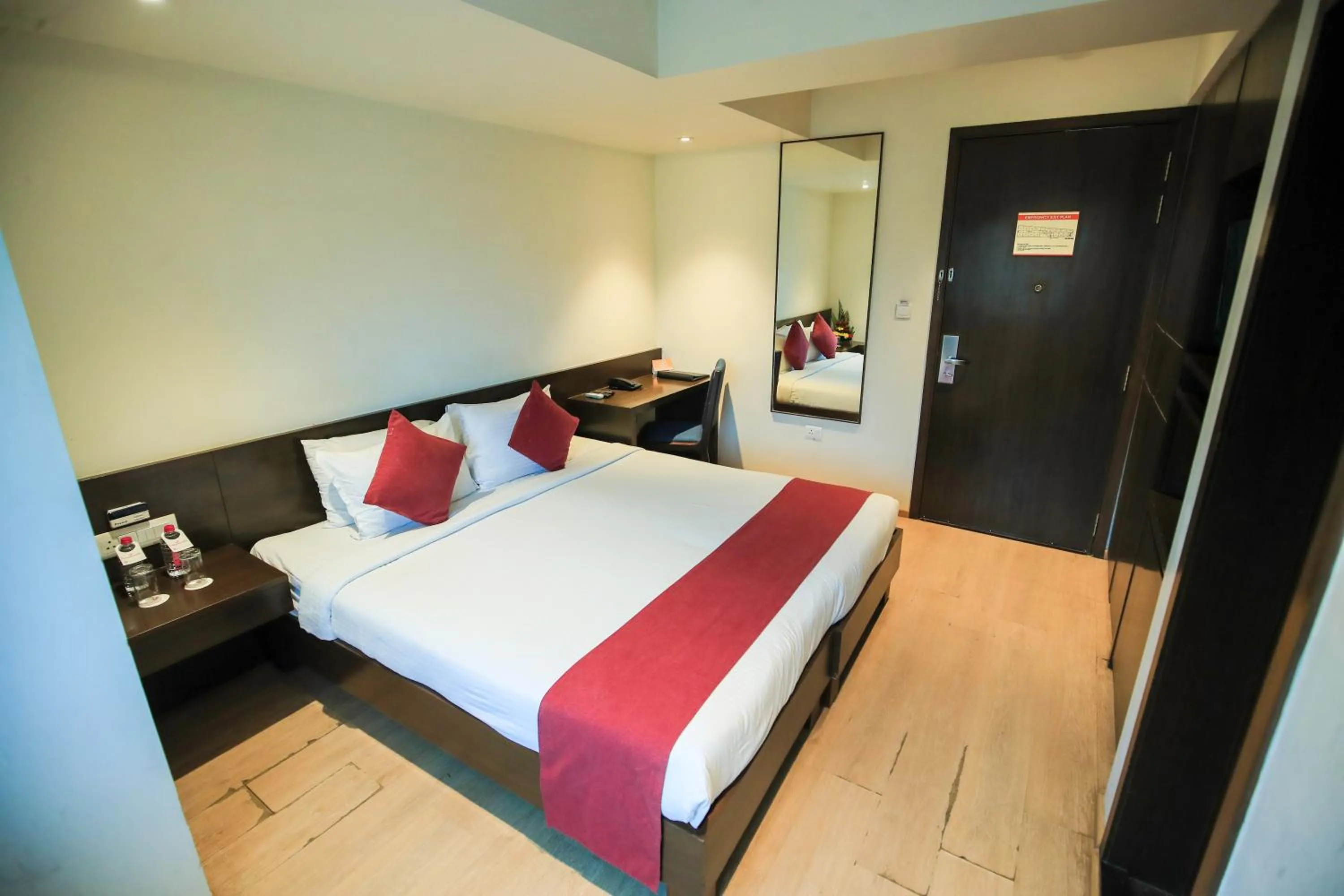 Bedroom, Bed in Hotel German Palace Near to Airport