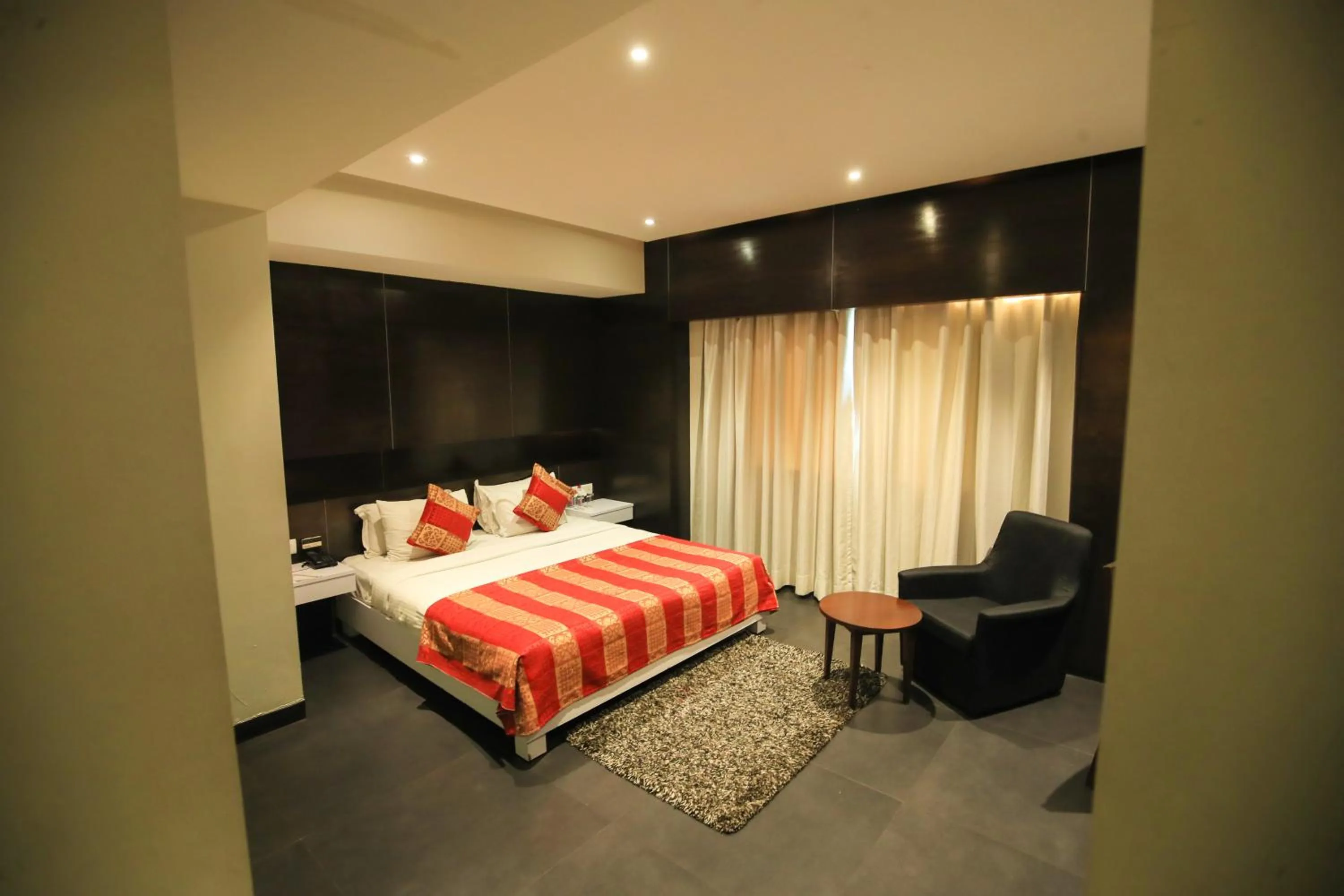 Bed in Hotel German Palace Near to Airport