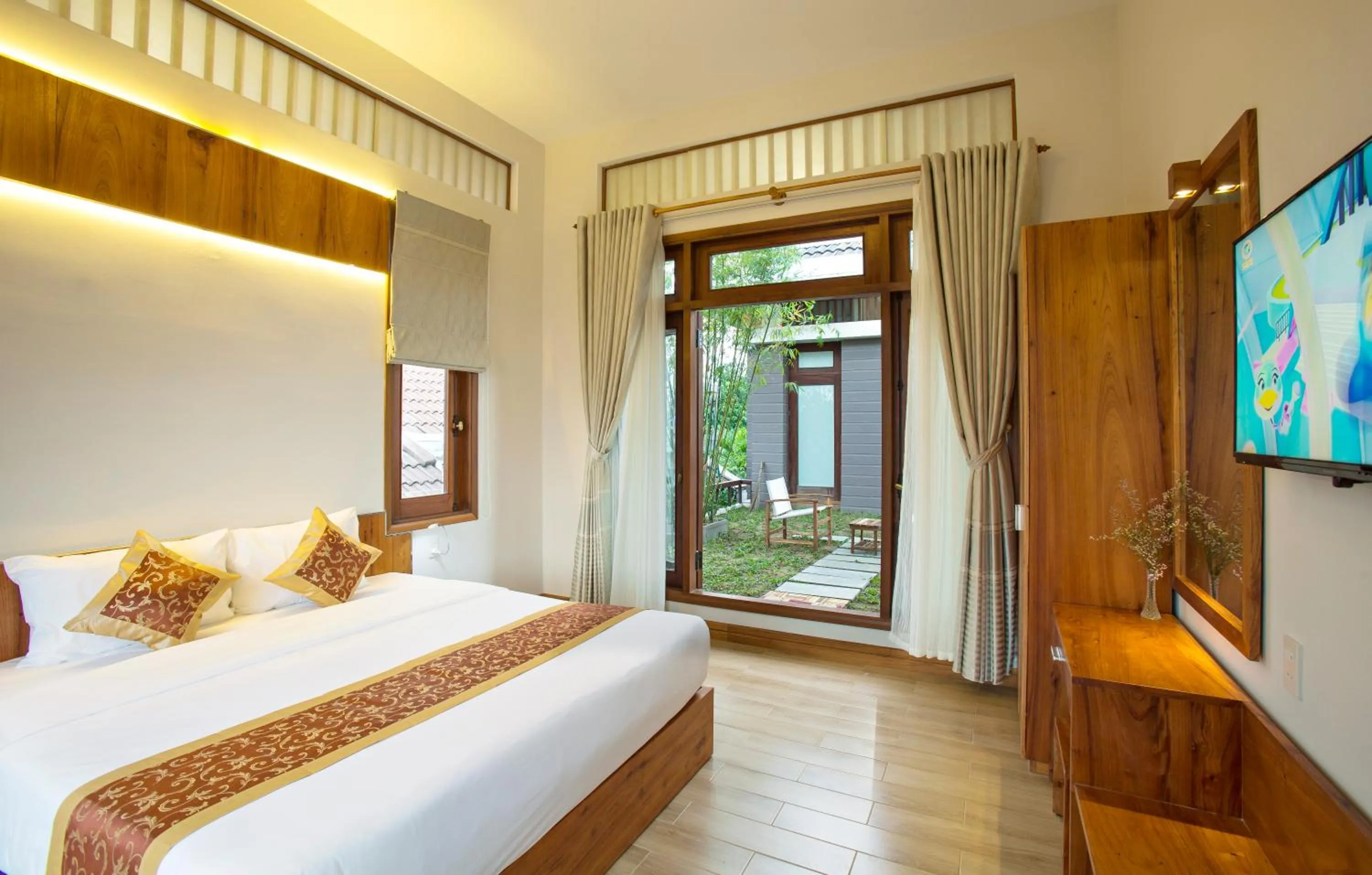 Bed in Hanging Garden Hoi An