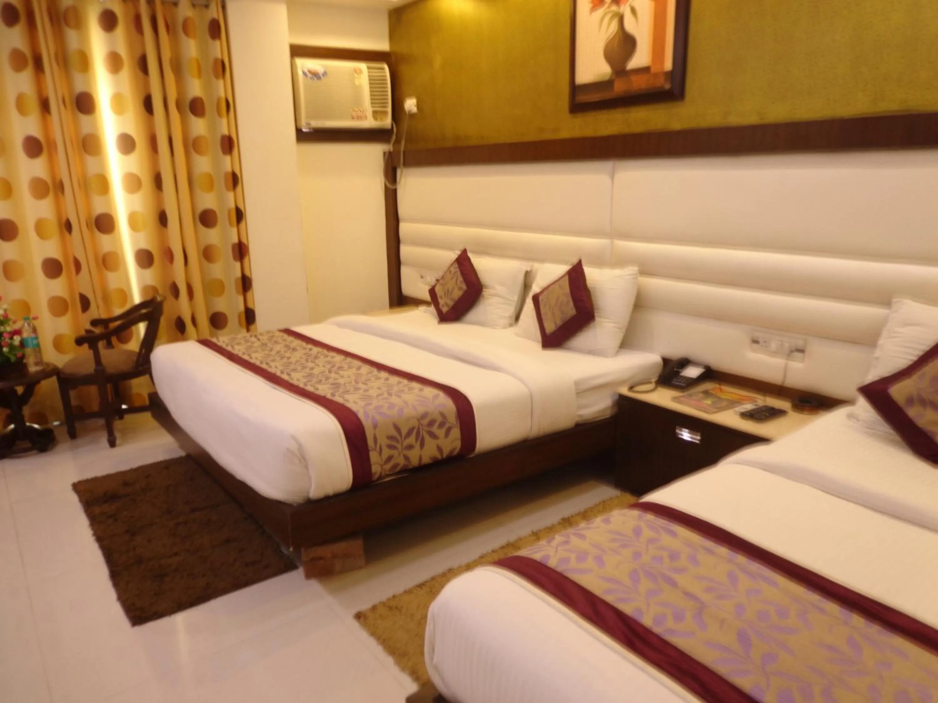 Bedroom in Hotel Station View Opposite New Delhi Railway