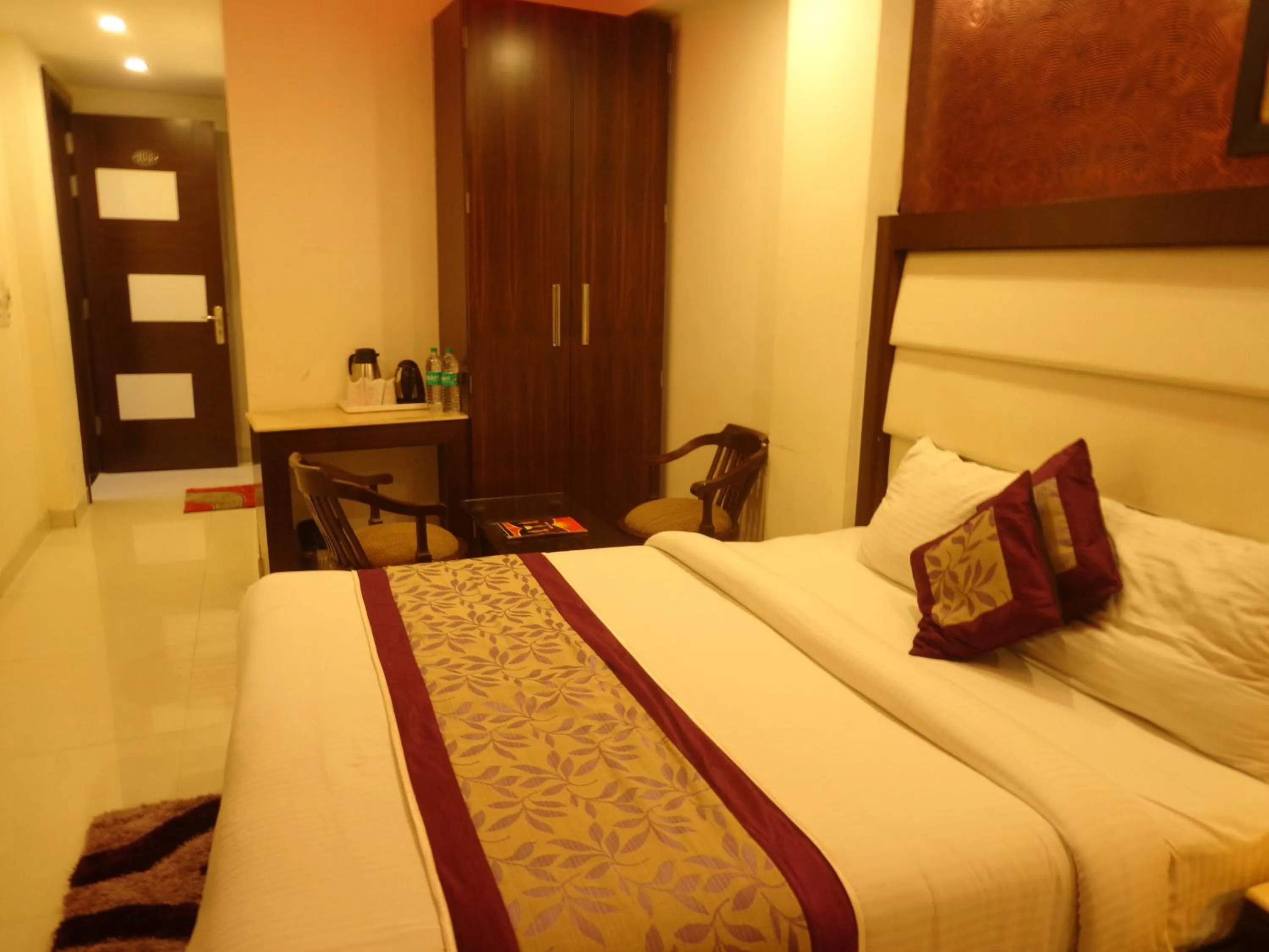 Bedroom in Hotel Station View Opposite New Delhi Railway