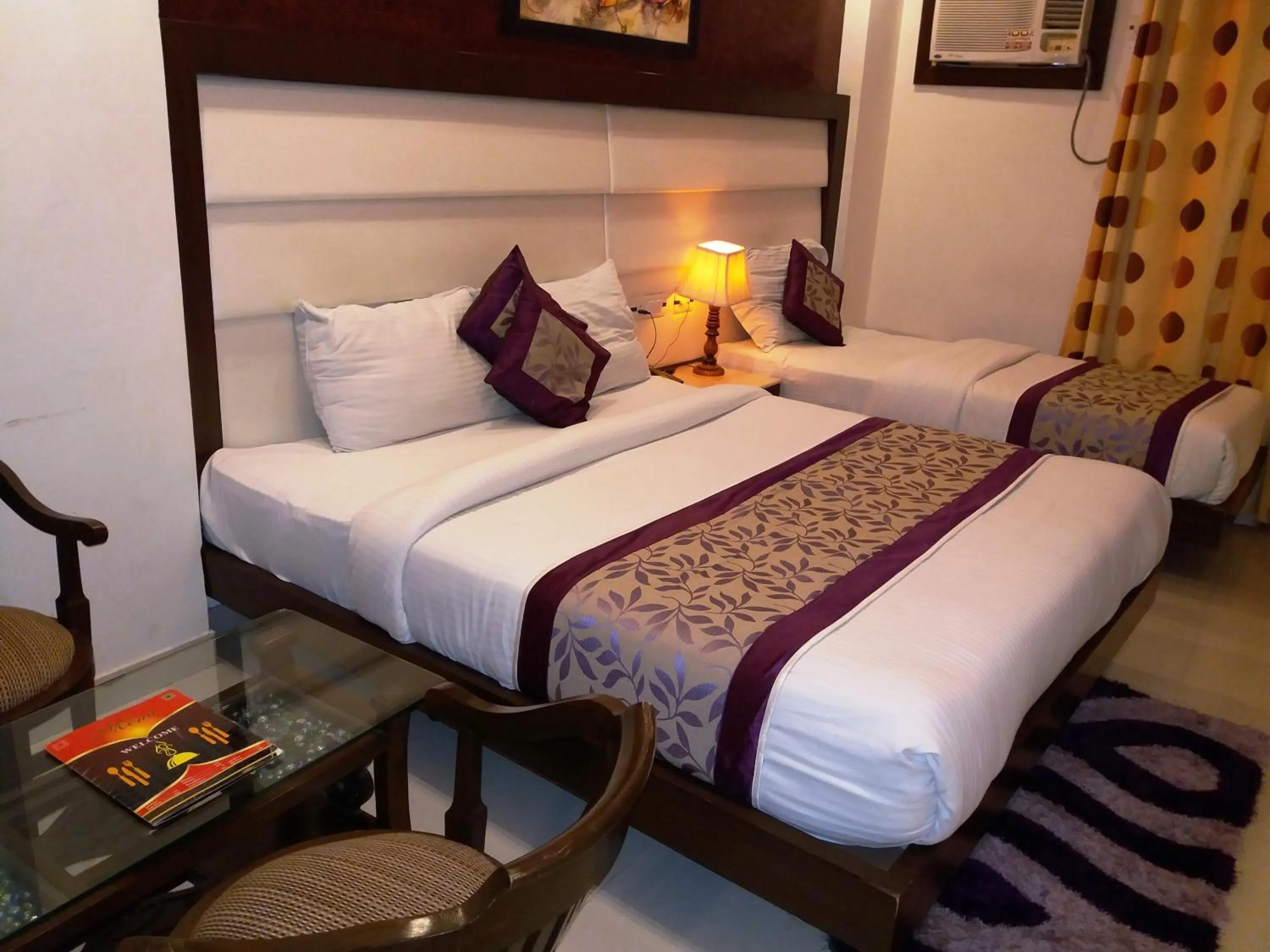 Bedroom in Hotel Station View Opposite New Delhi Railway