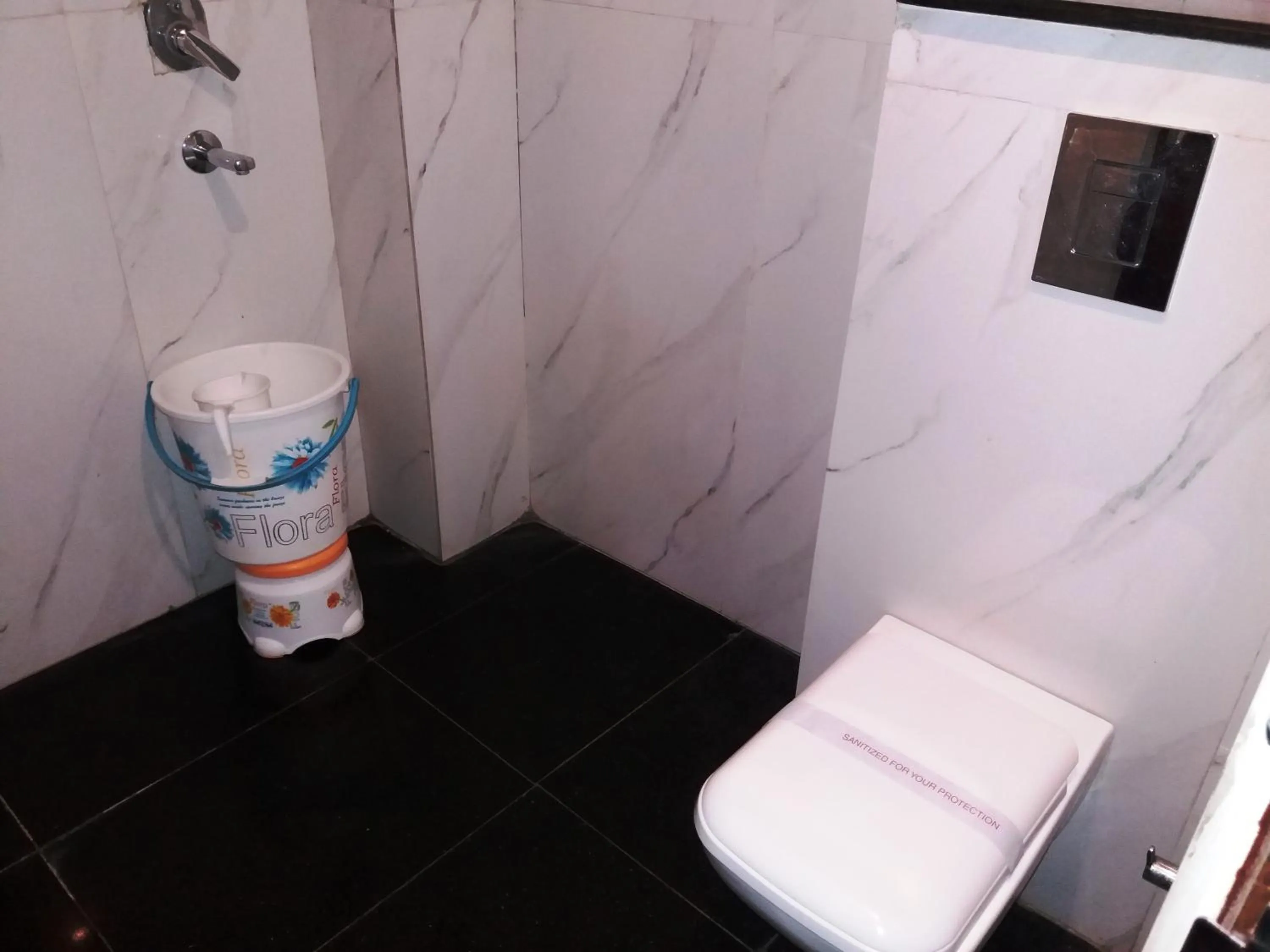 Bathroom in Hotel Station View Opposite New Delhi Railway