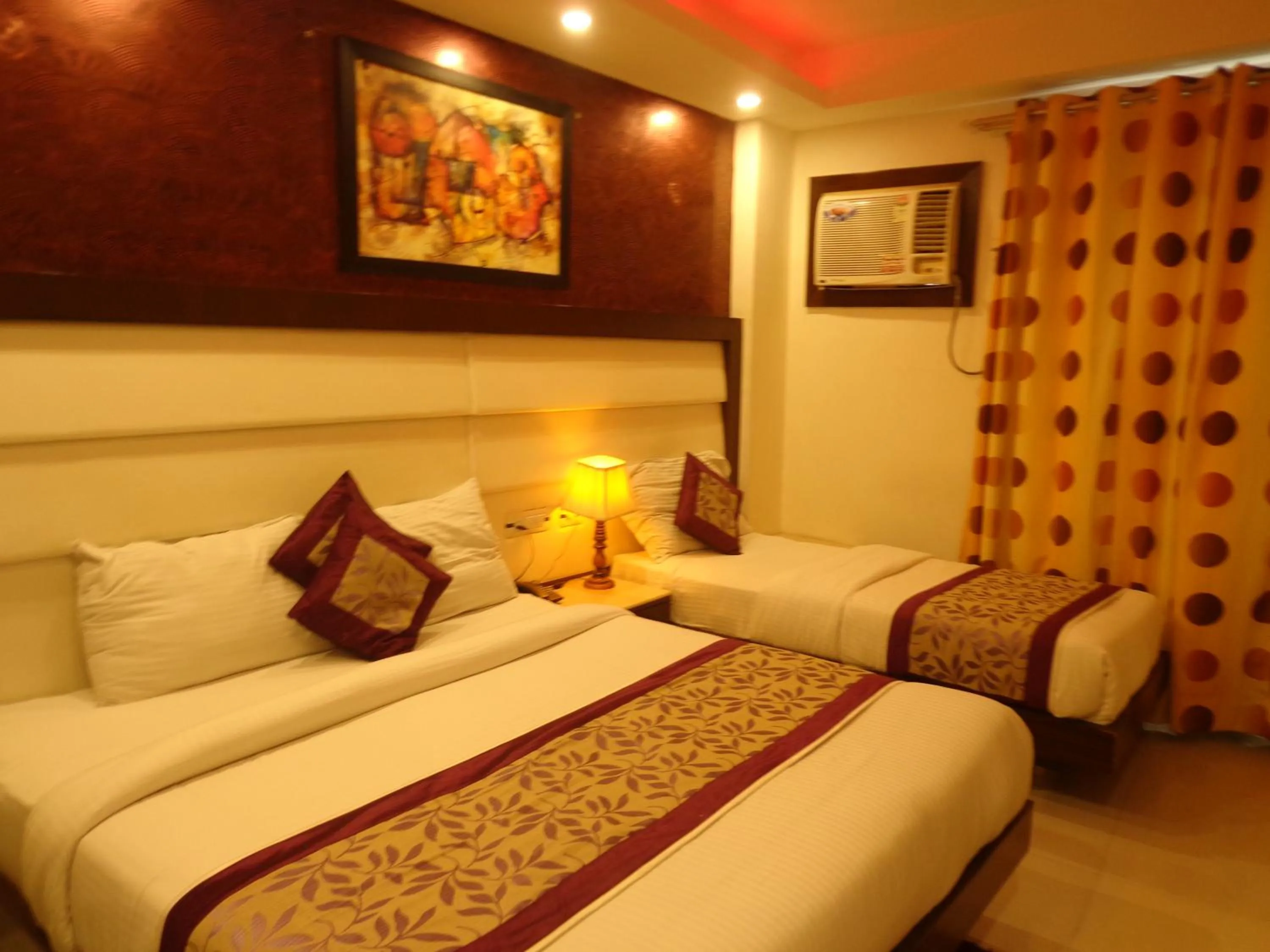 Bedroom in Hotel Station View Opposite New Delhi Railway