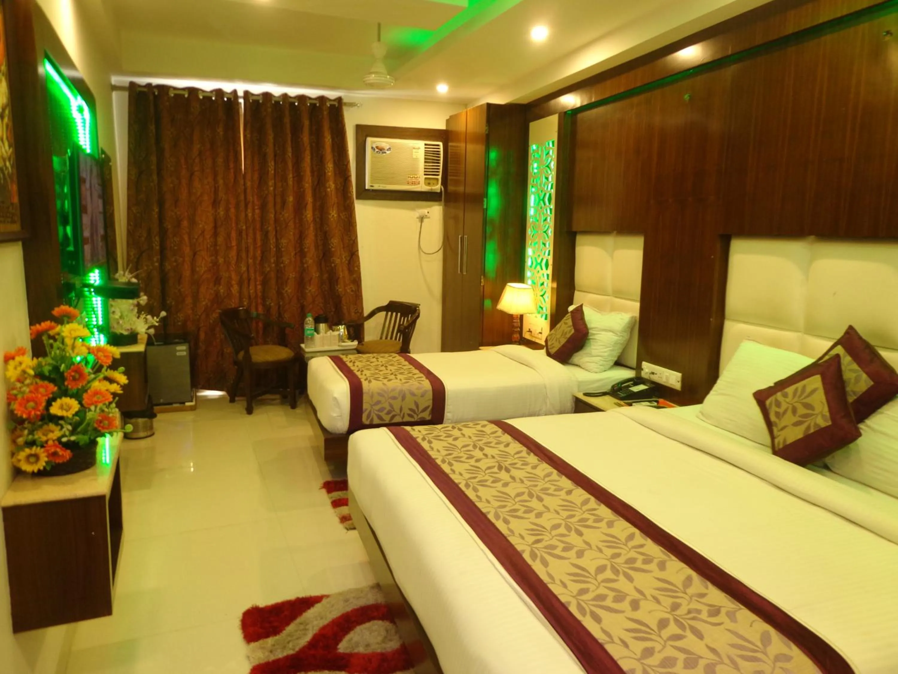 Bedroom in Hotel Station View Opposite New Delhi Railway
