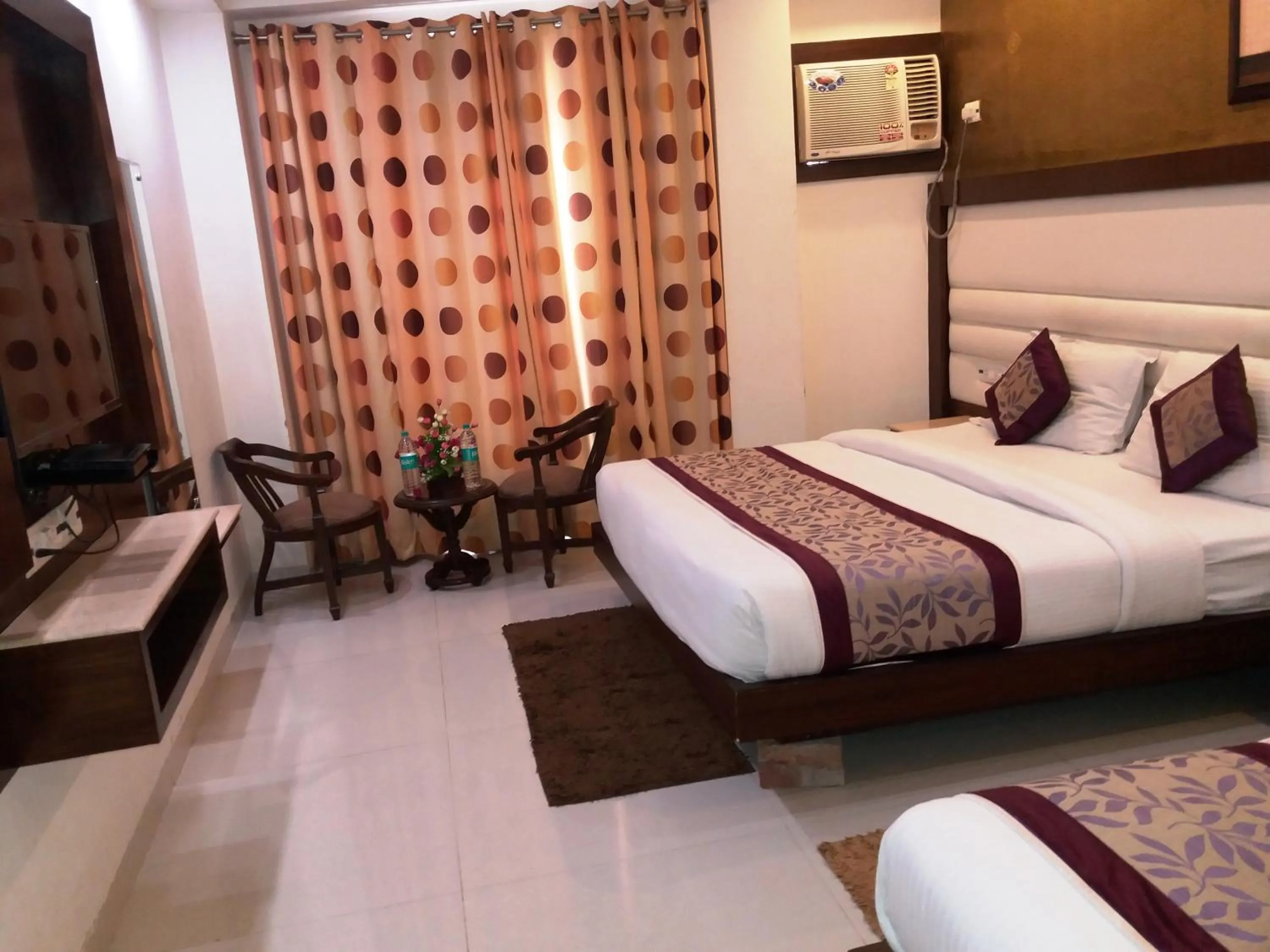 Bedroom in Hotel Station View Opposite New Delhi Railway