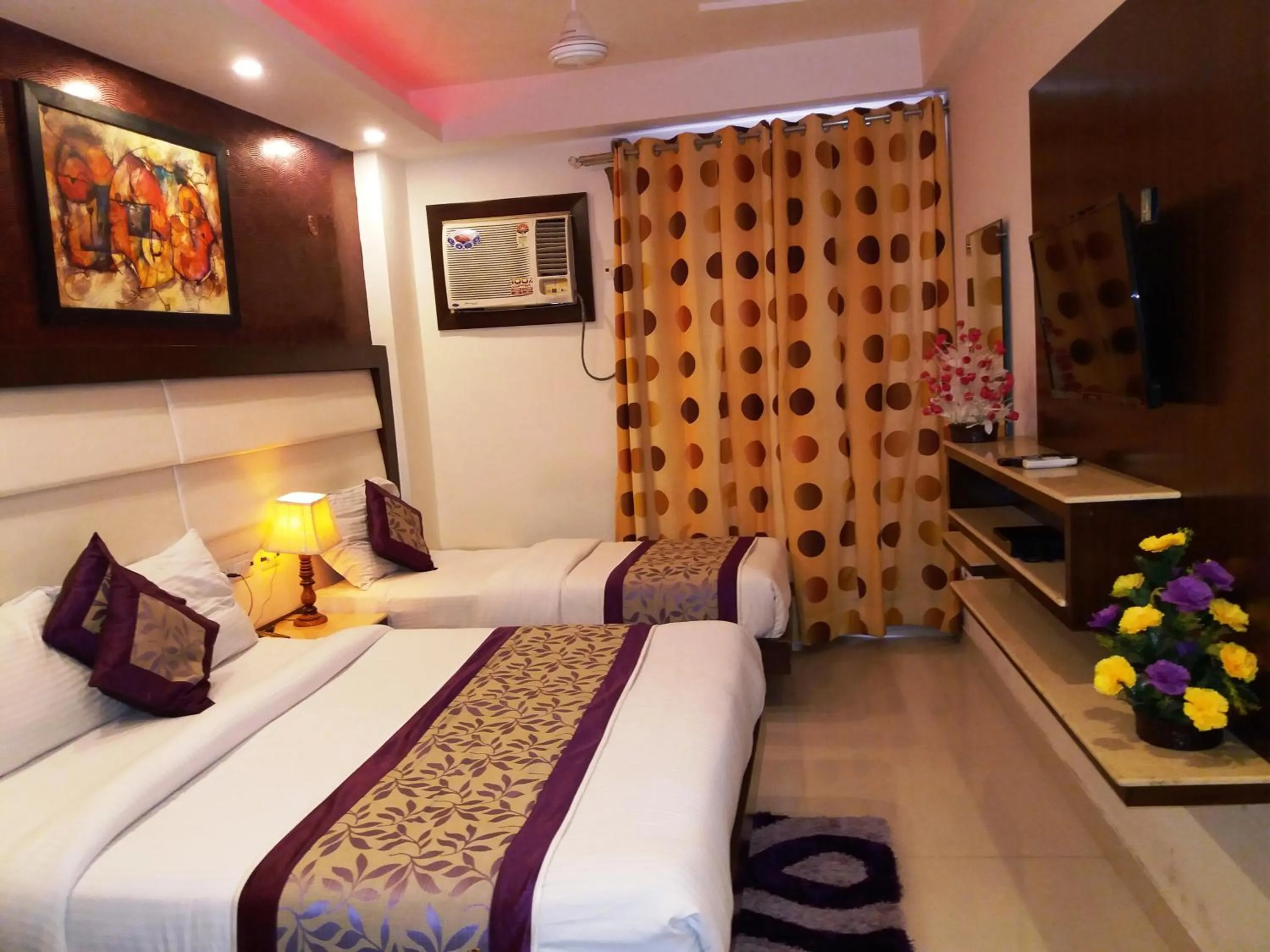 Bedroom in Hotel Station View Opposite New Delhi Railway