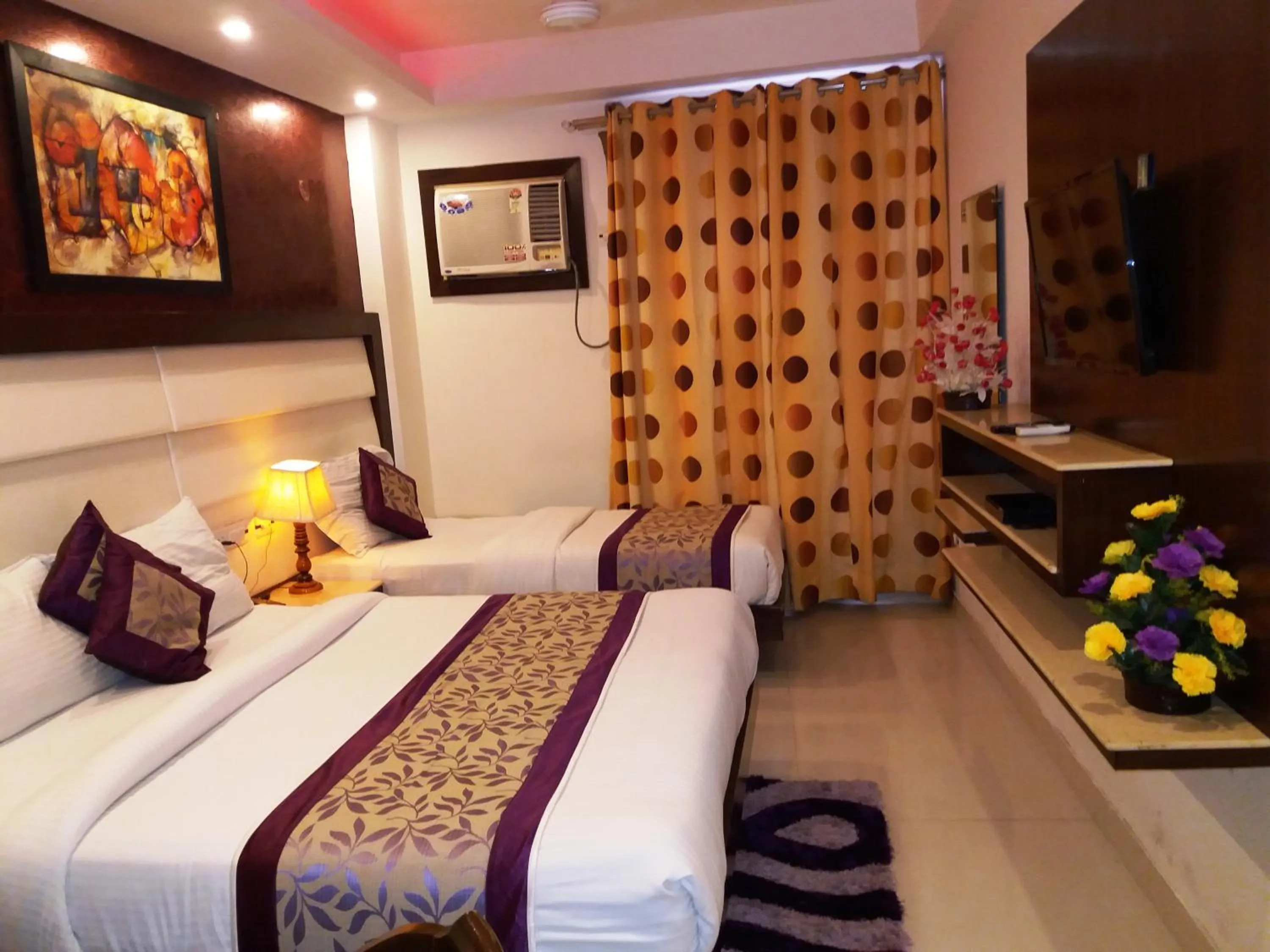 Bedroom in Hotel Station View Opposite New Delhi Railway