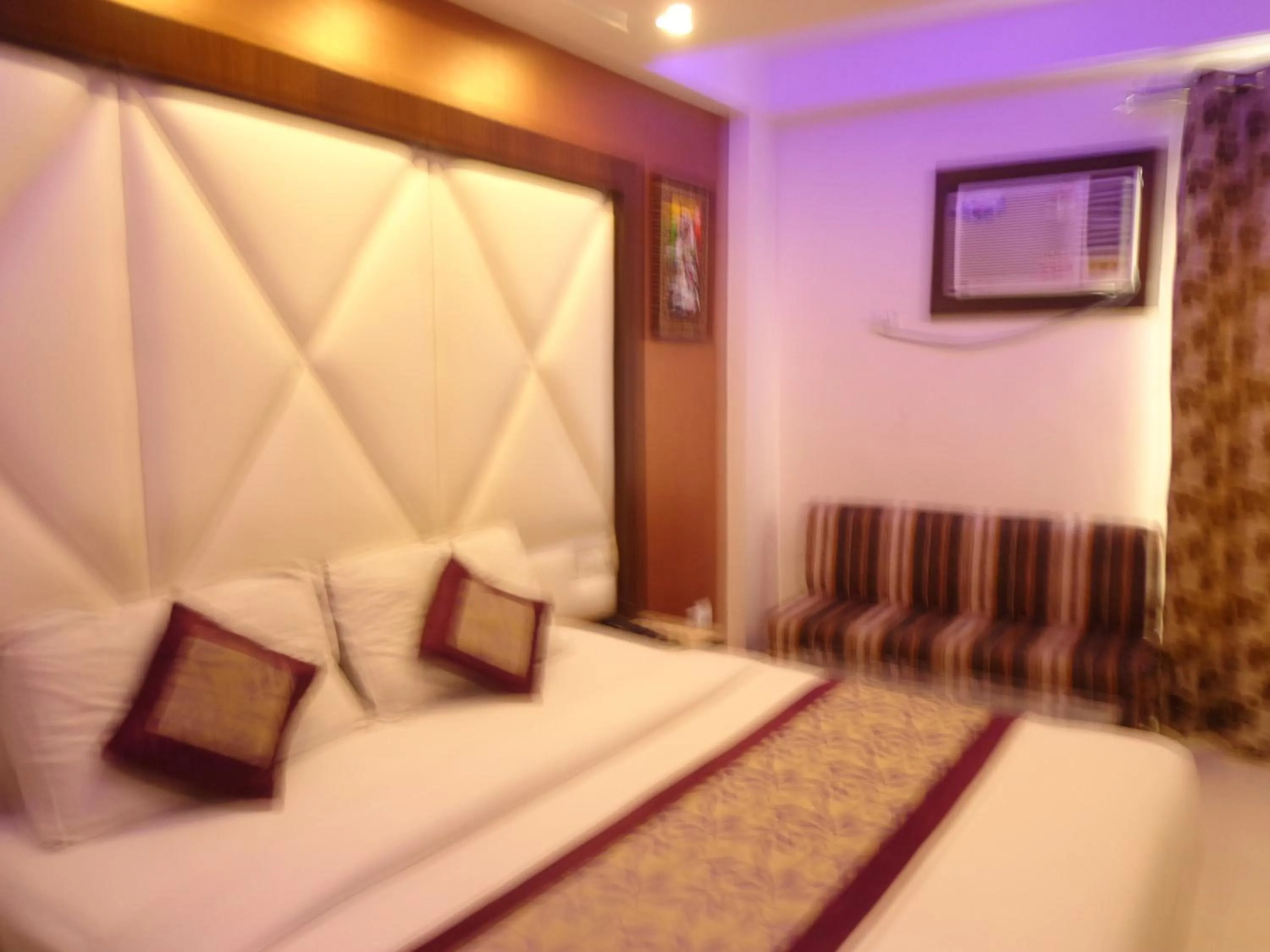 Bedroom in Hotel Station View Opposite New Delhi Railway