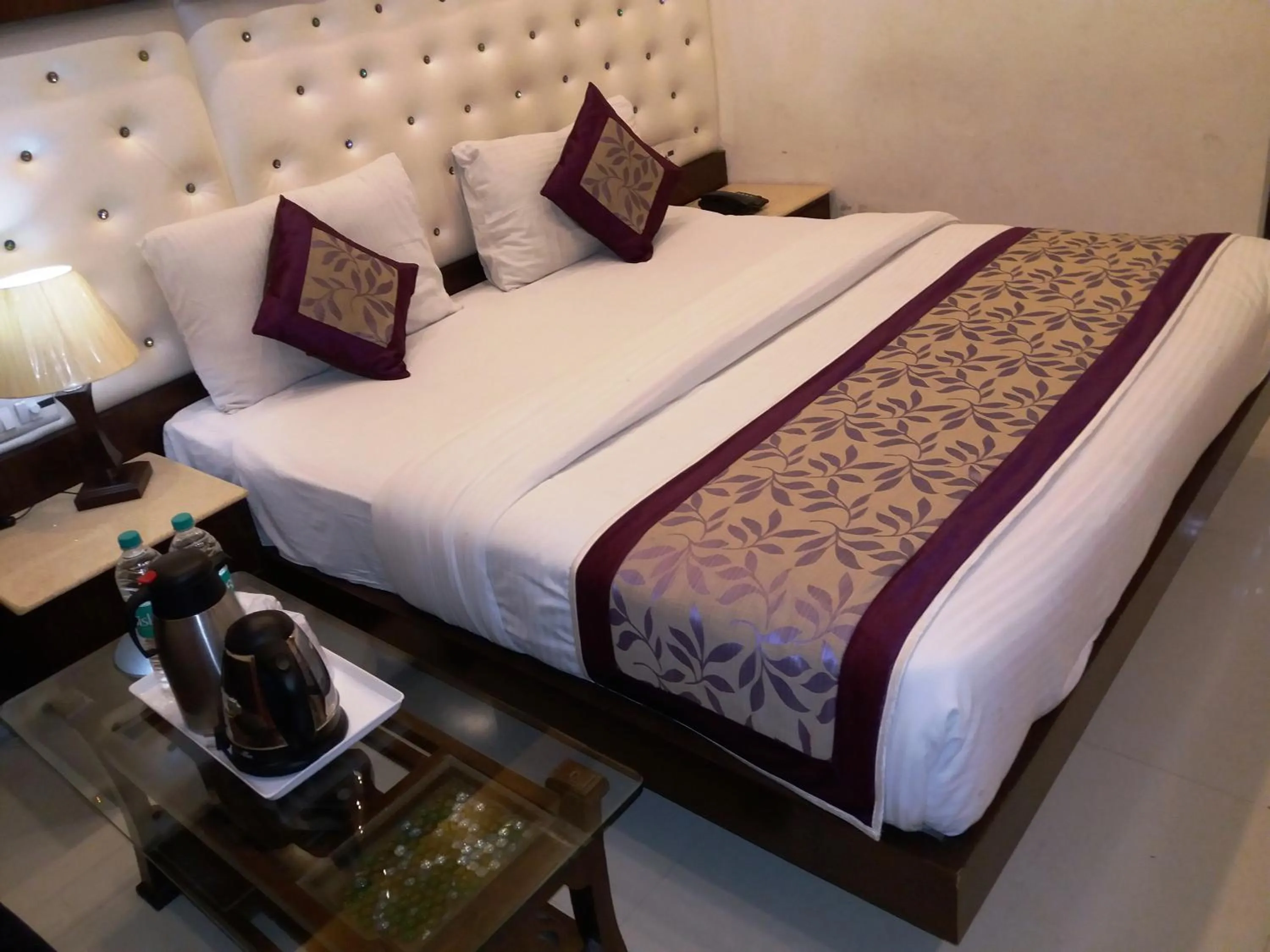 Bedroom in Hotel Station View Opposite New Delhi Railway