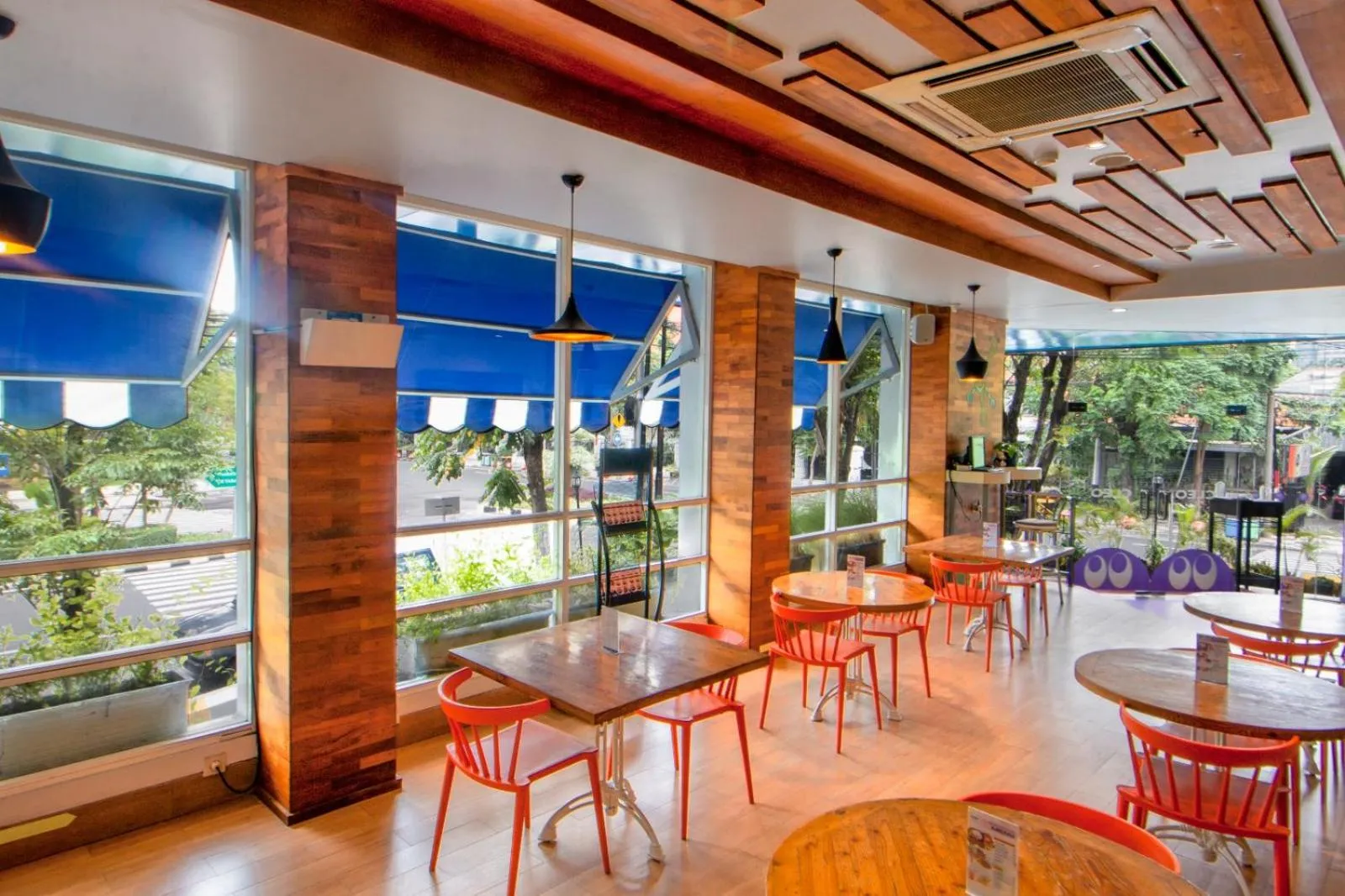 Restaurant/places to eat in Cleo Balaikota Surabaya