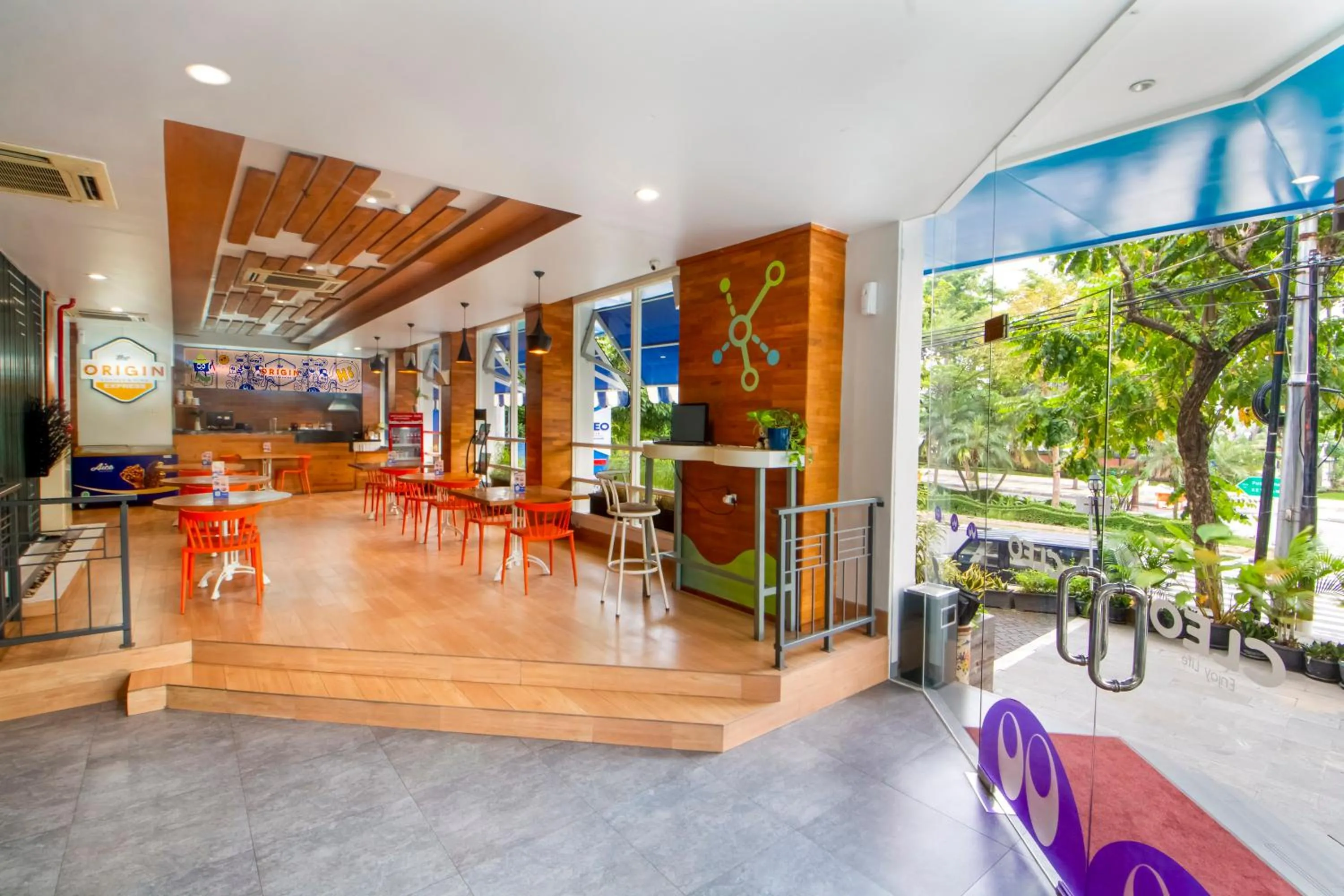 Restaurant/places to eat in Cleo Balaikota Surabaya