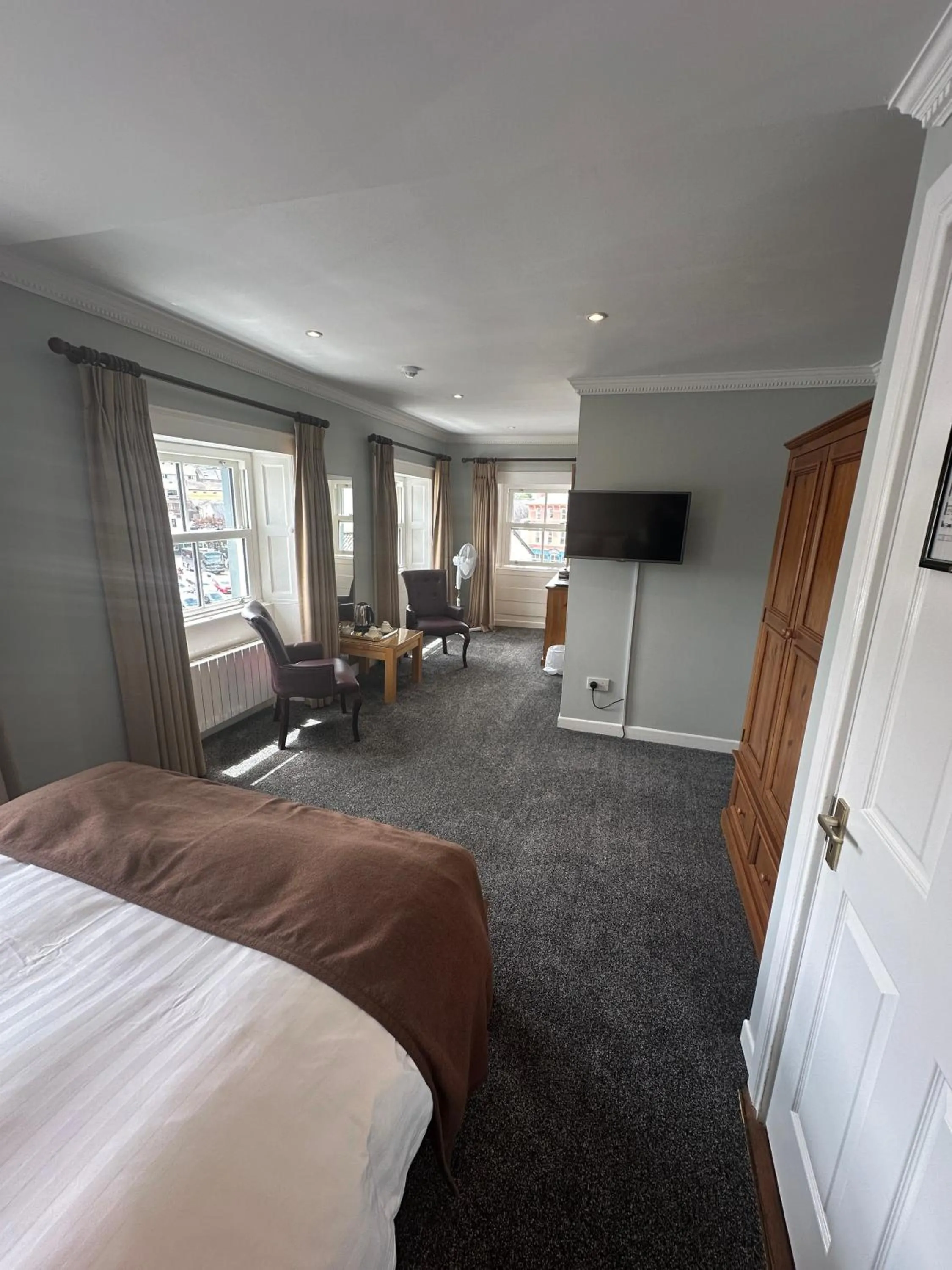 Bedroom, Bed in Long Quay House