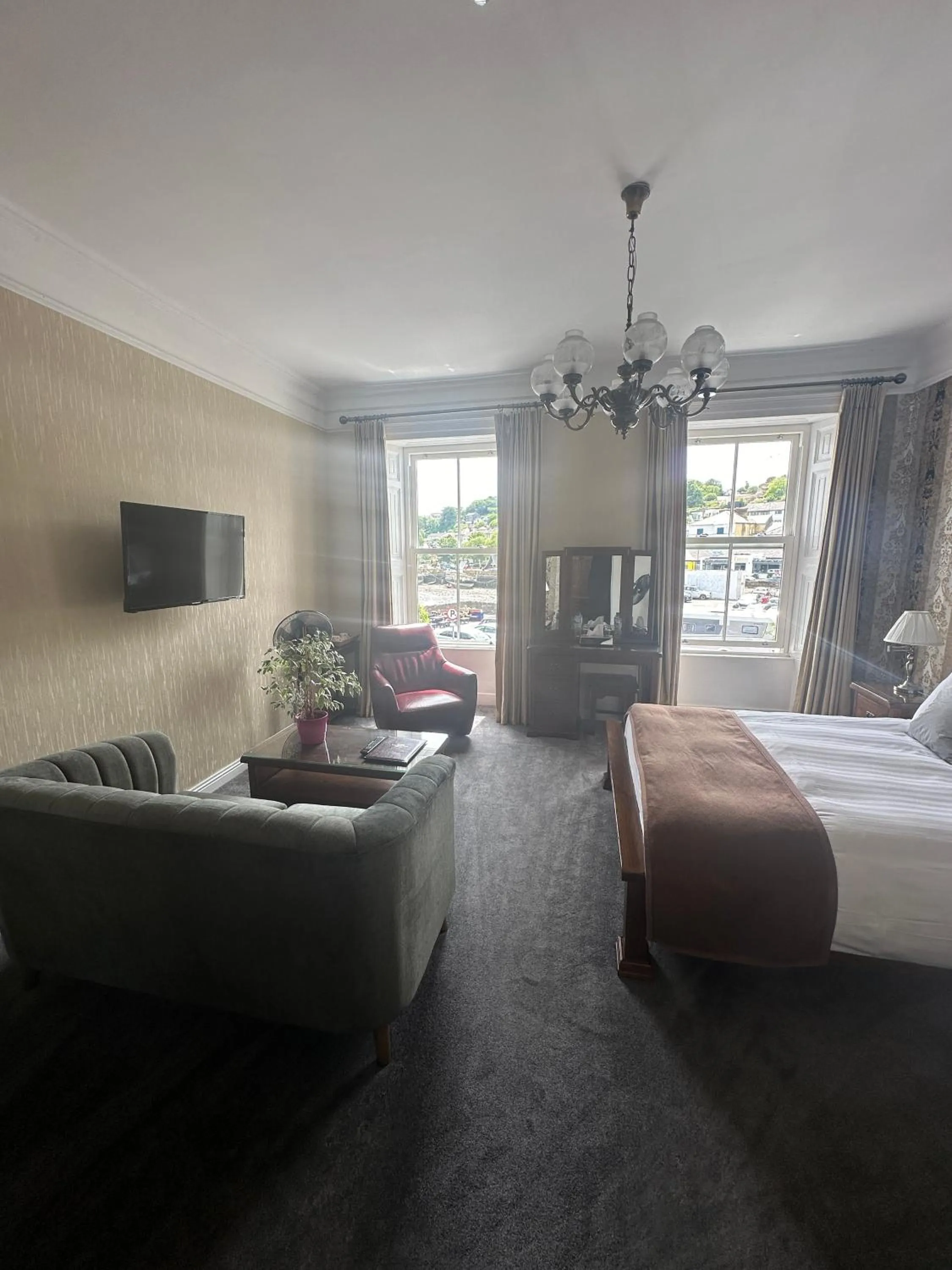 Bedroom, Bed in Long Quay House