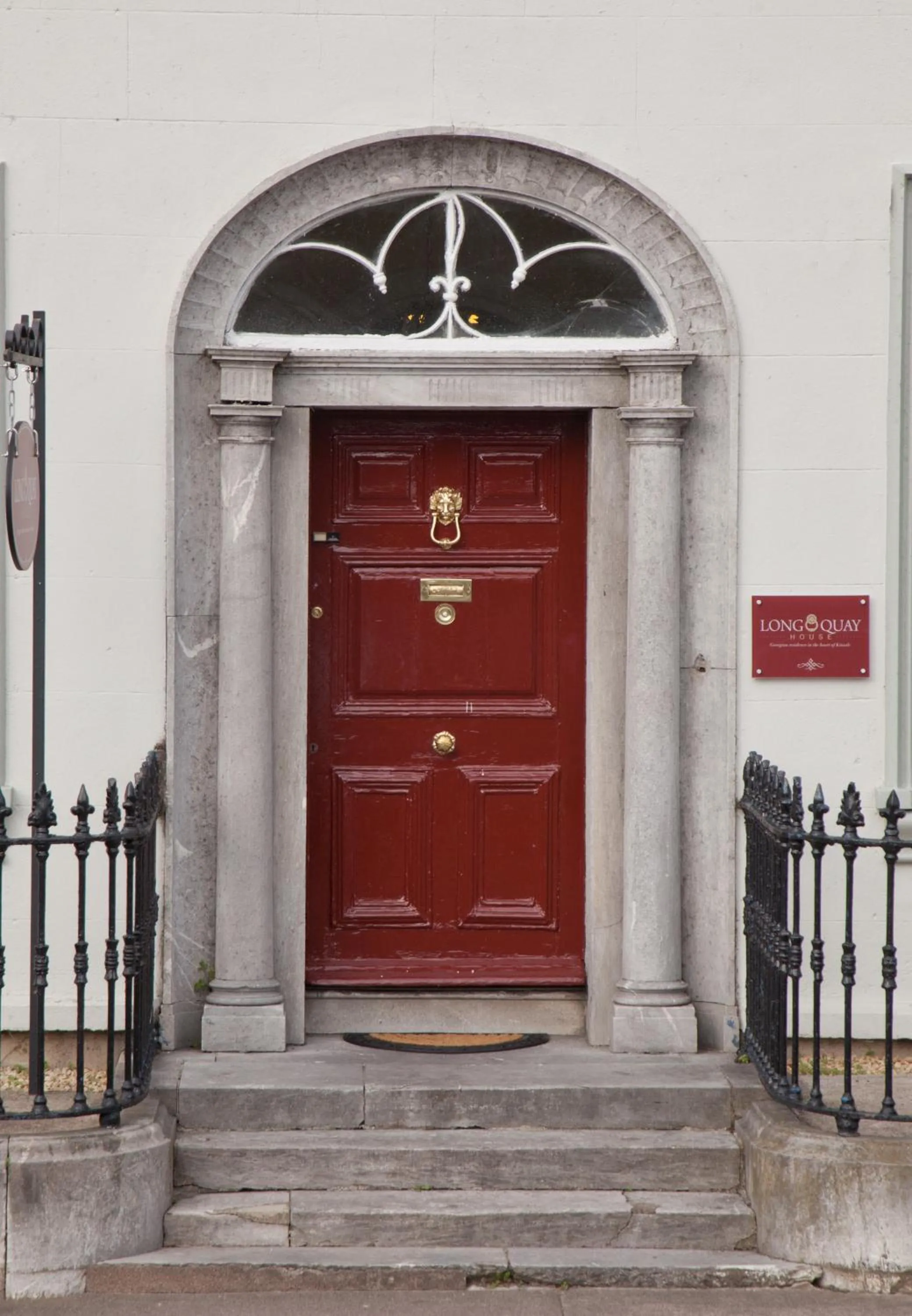 Facade/entrance in Long Quay House