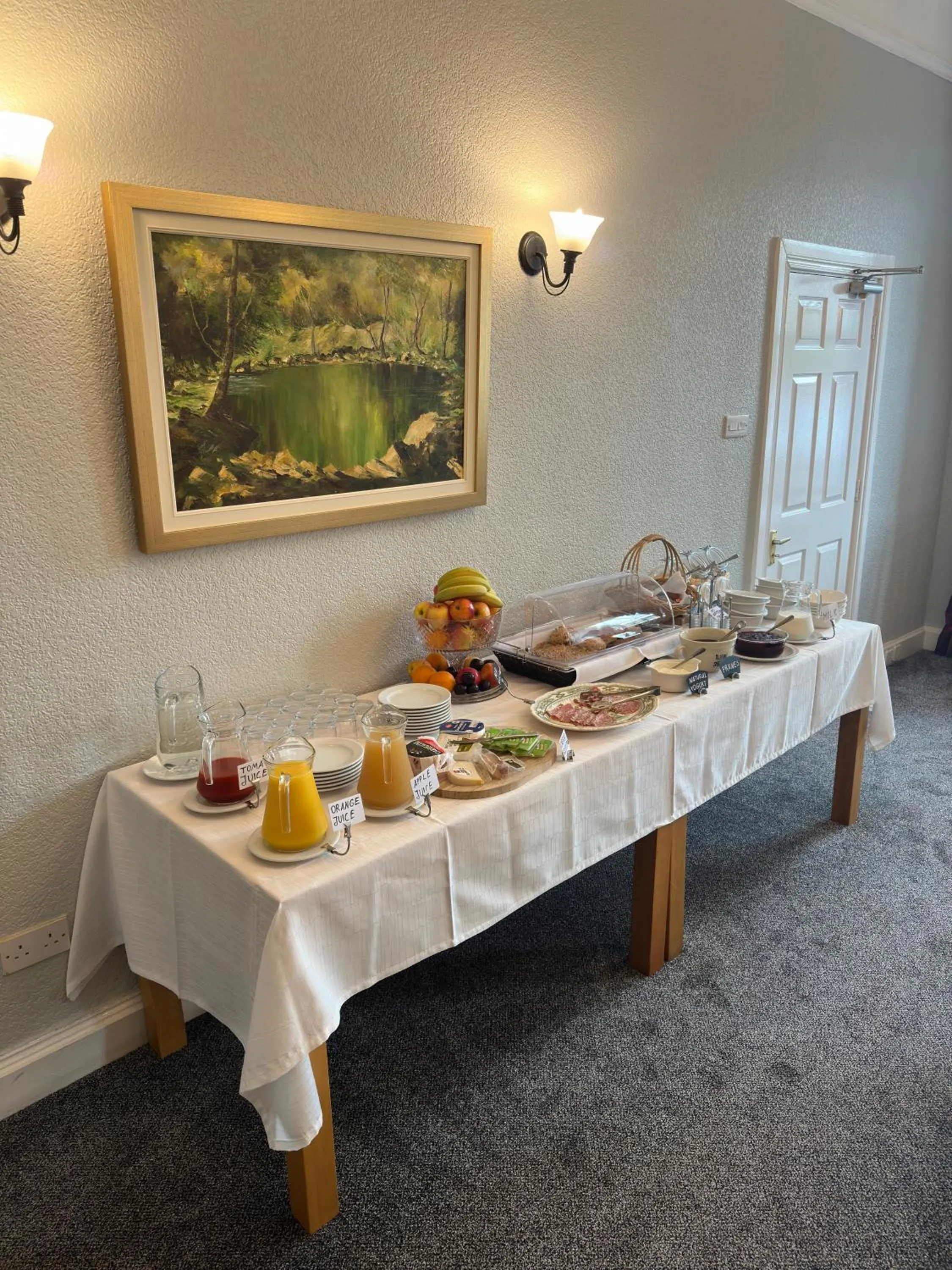 Breakfast in Long Quay House