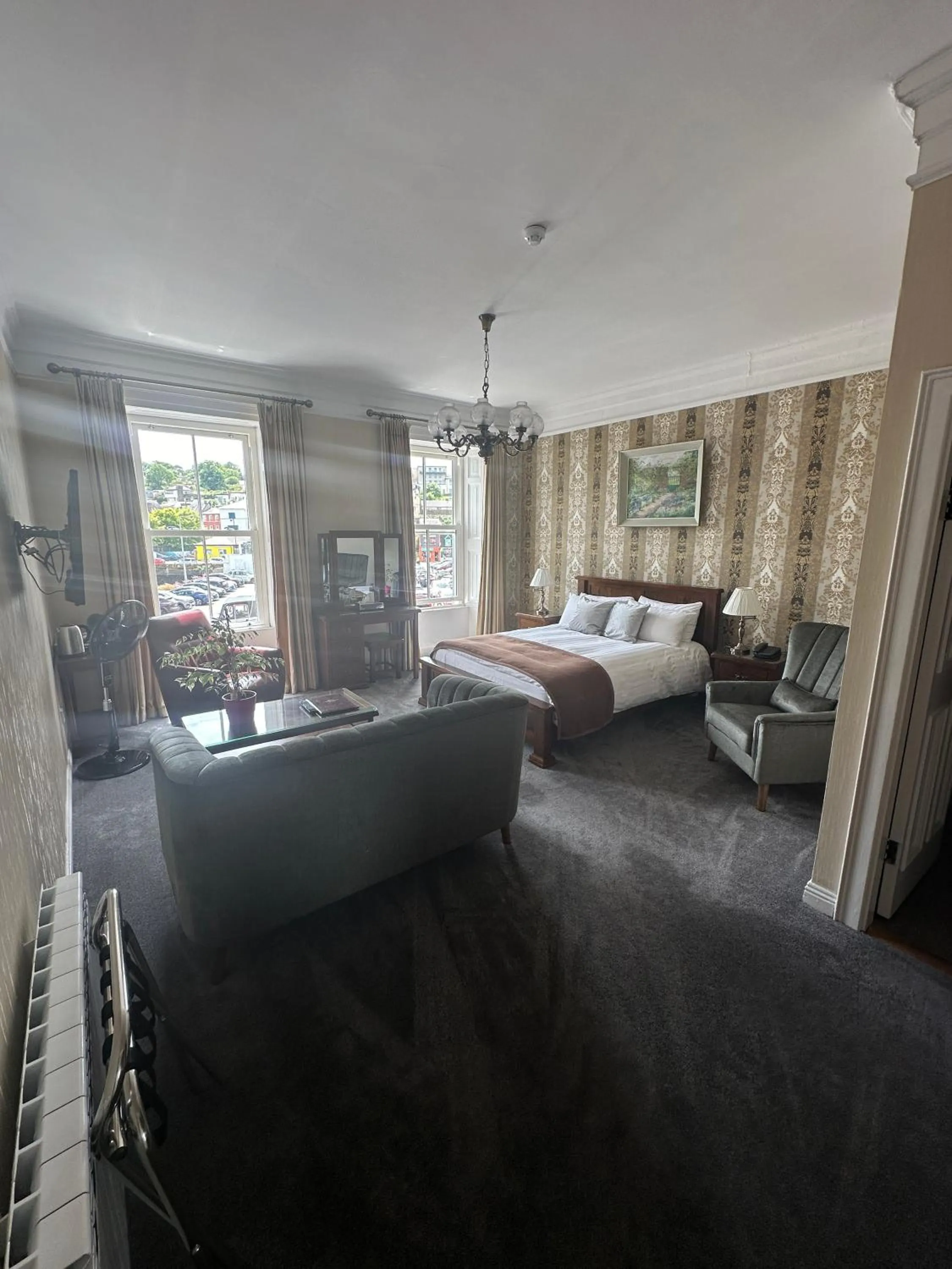 Bedroom, Bed in Long Quay House