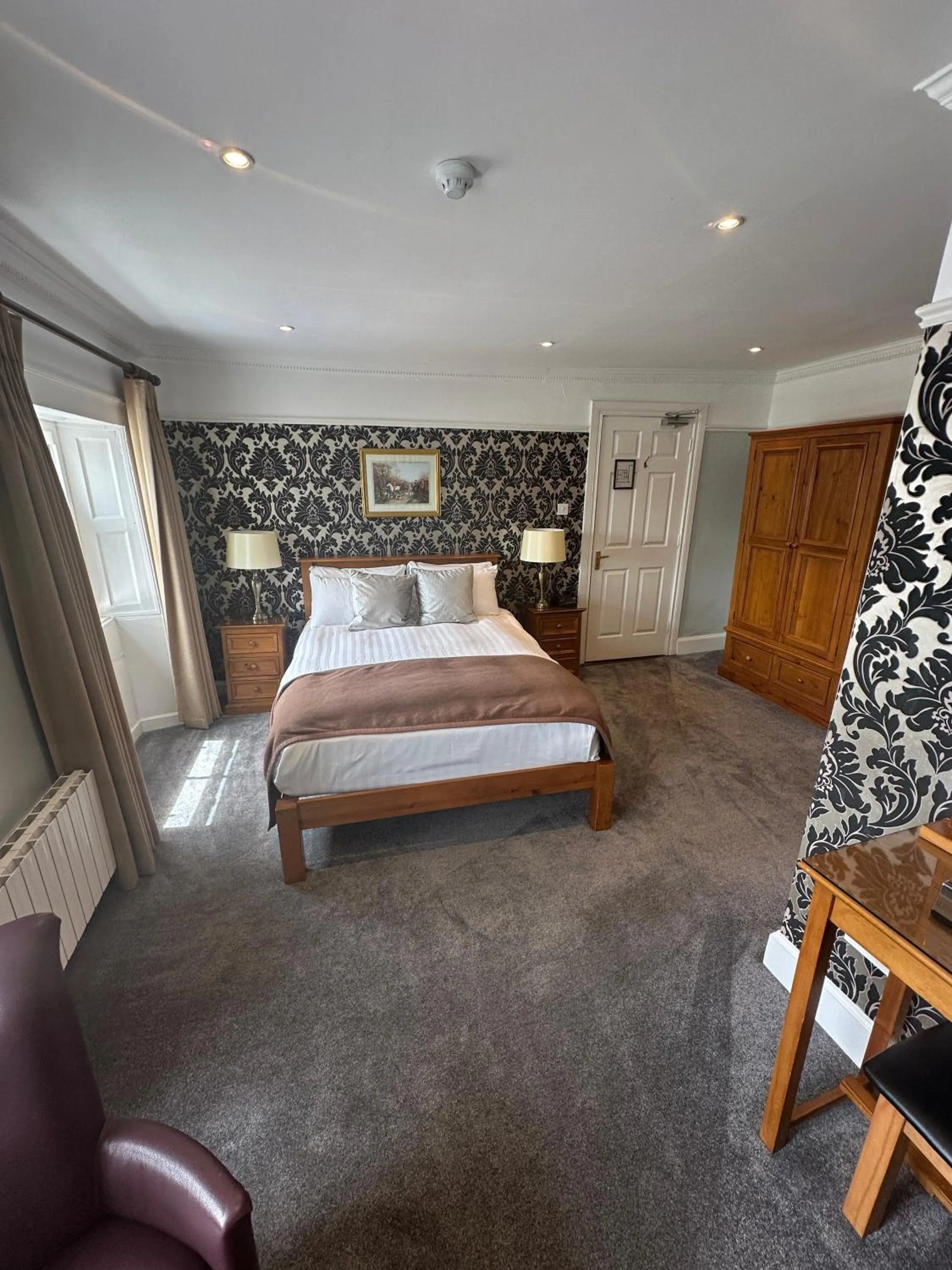 Bedroom, Bed in Long Quay House