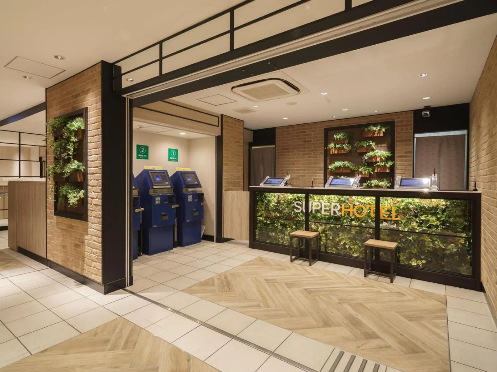 Lobby or reception in Super Hotel Yokohama Kannai