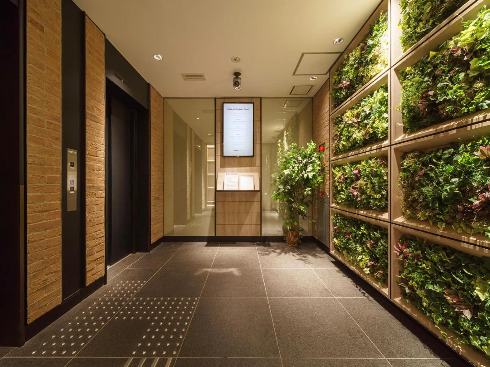 Facade/entrance in Super Hotel Yokohama Kannai