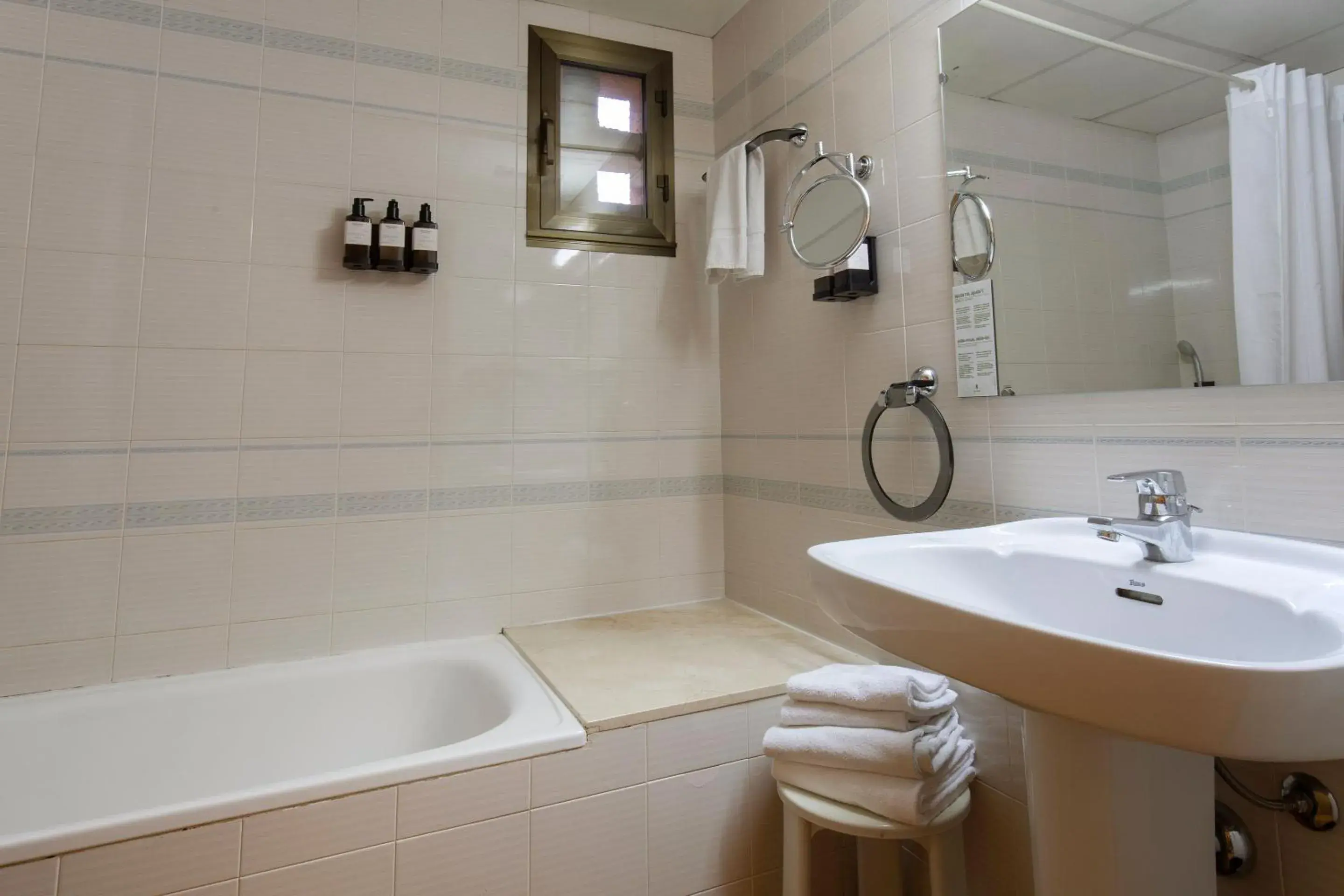 Bathroom in Hotel Sant Gothard by Nexta Bathroom in Hotel Sant Gothard by Nexta