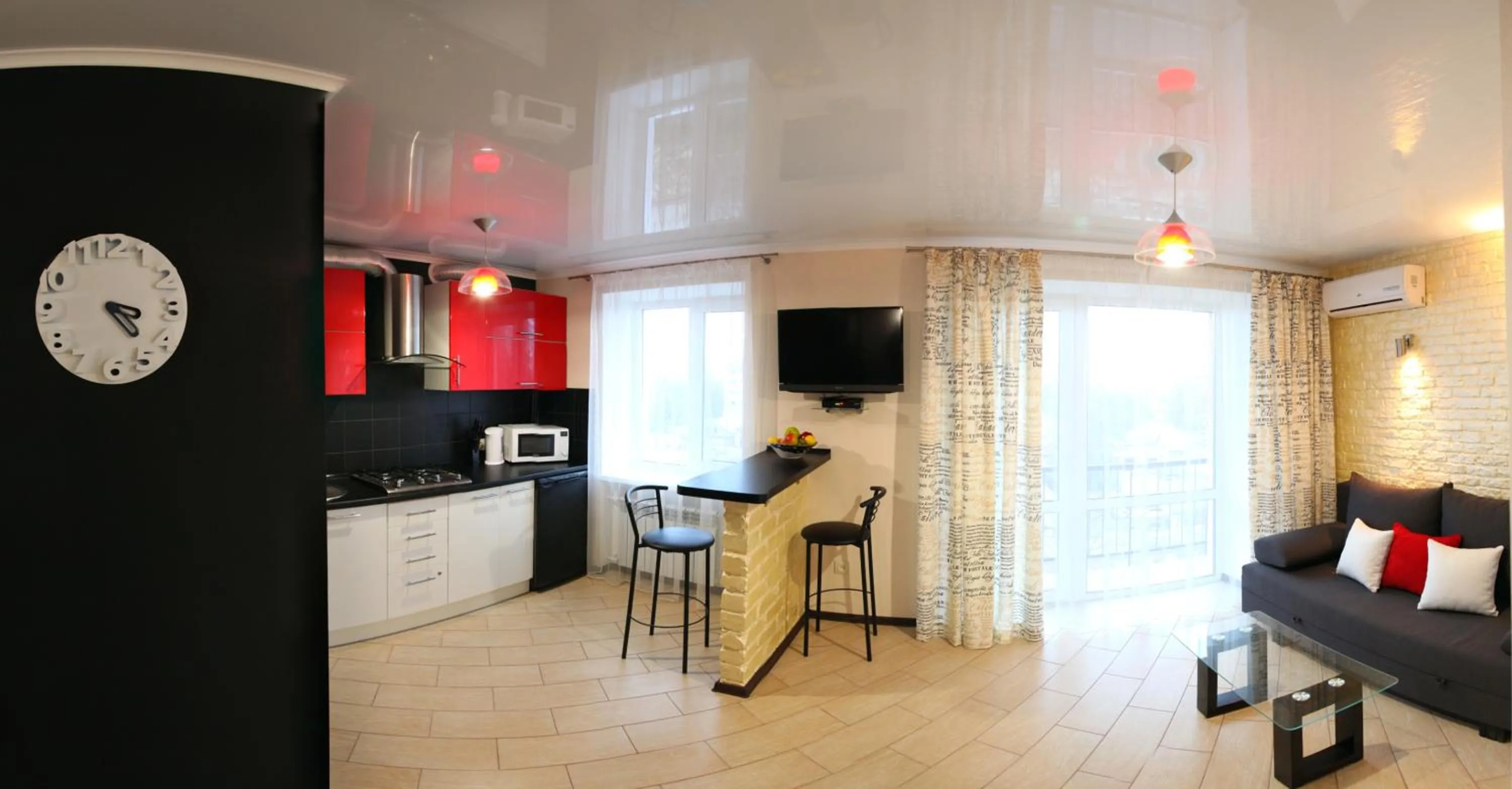One-Bedroom Apartment in Студия и отдельная спальня в Центре
