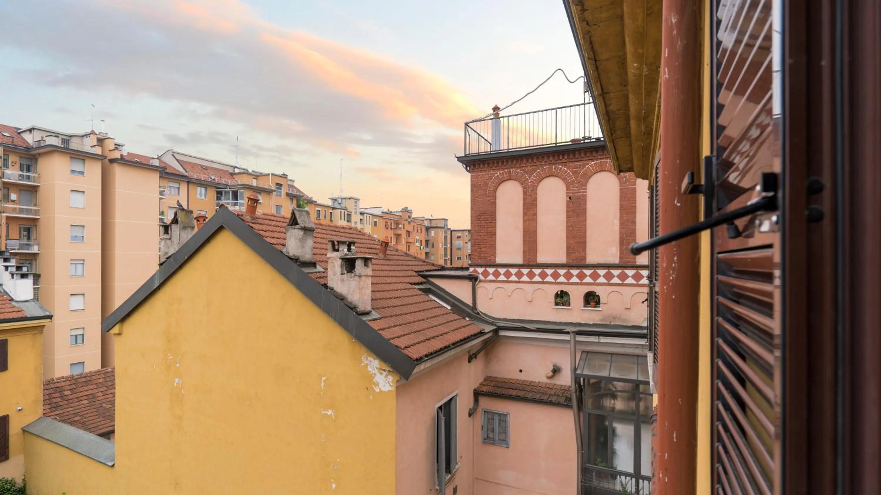 Facade/entrance in Italianway-Bligny 39