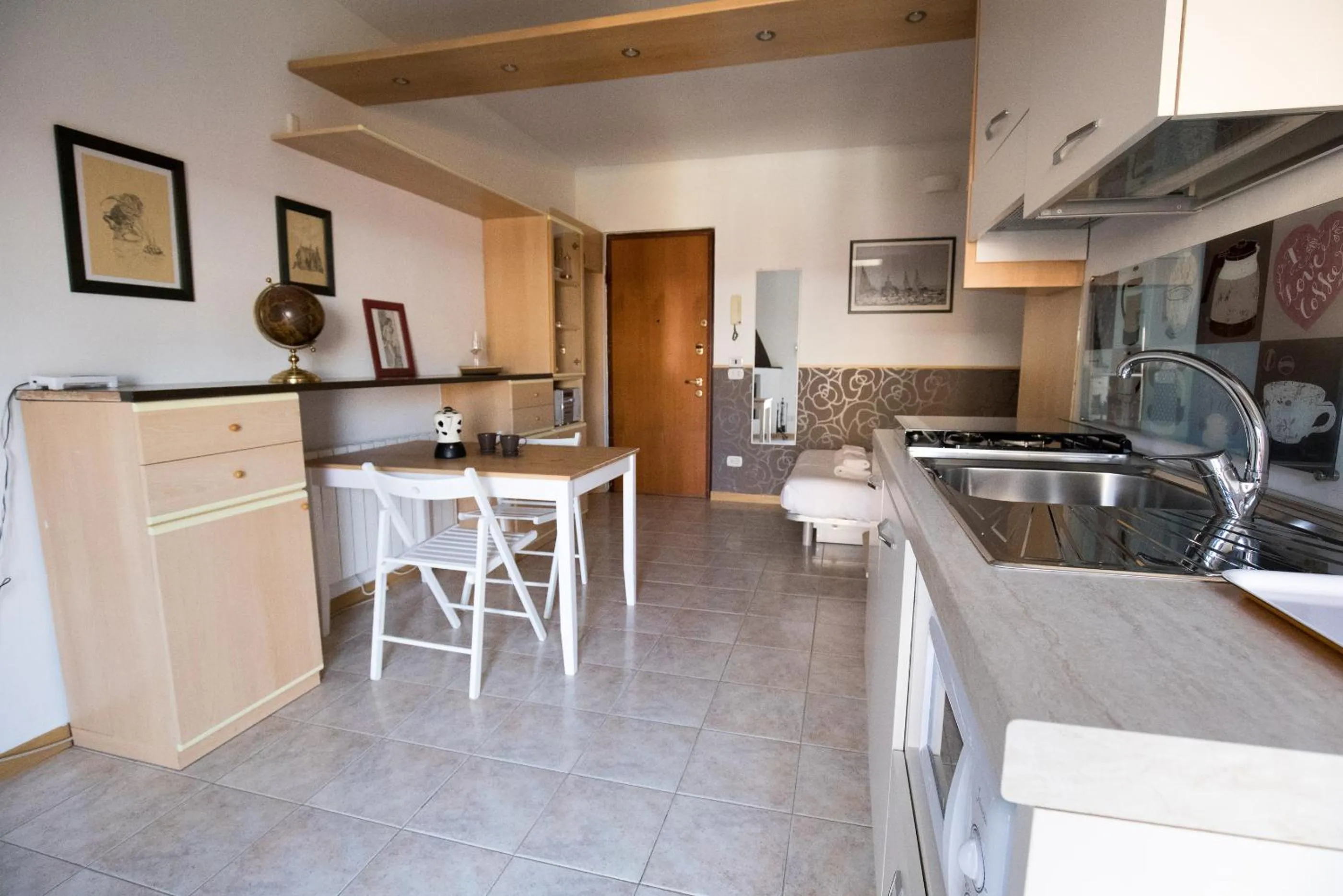 Photo of the whole room in Italianway-Bligny 39