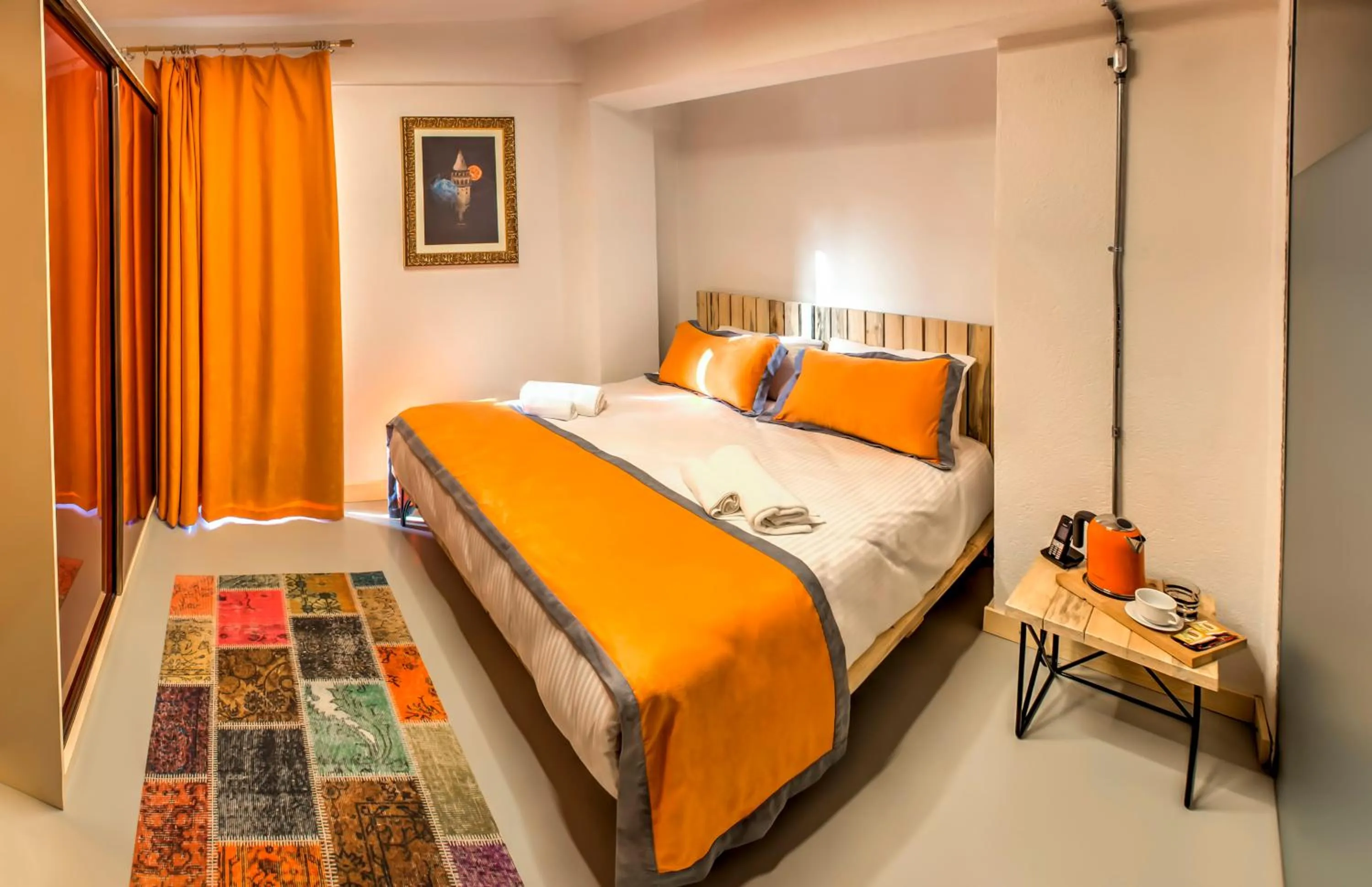 Photo of the whole room, Bed in Vavien Hotel