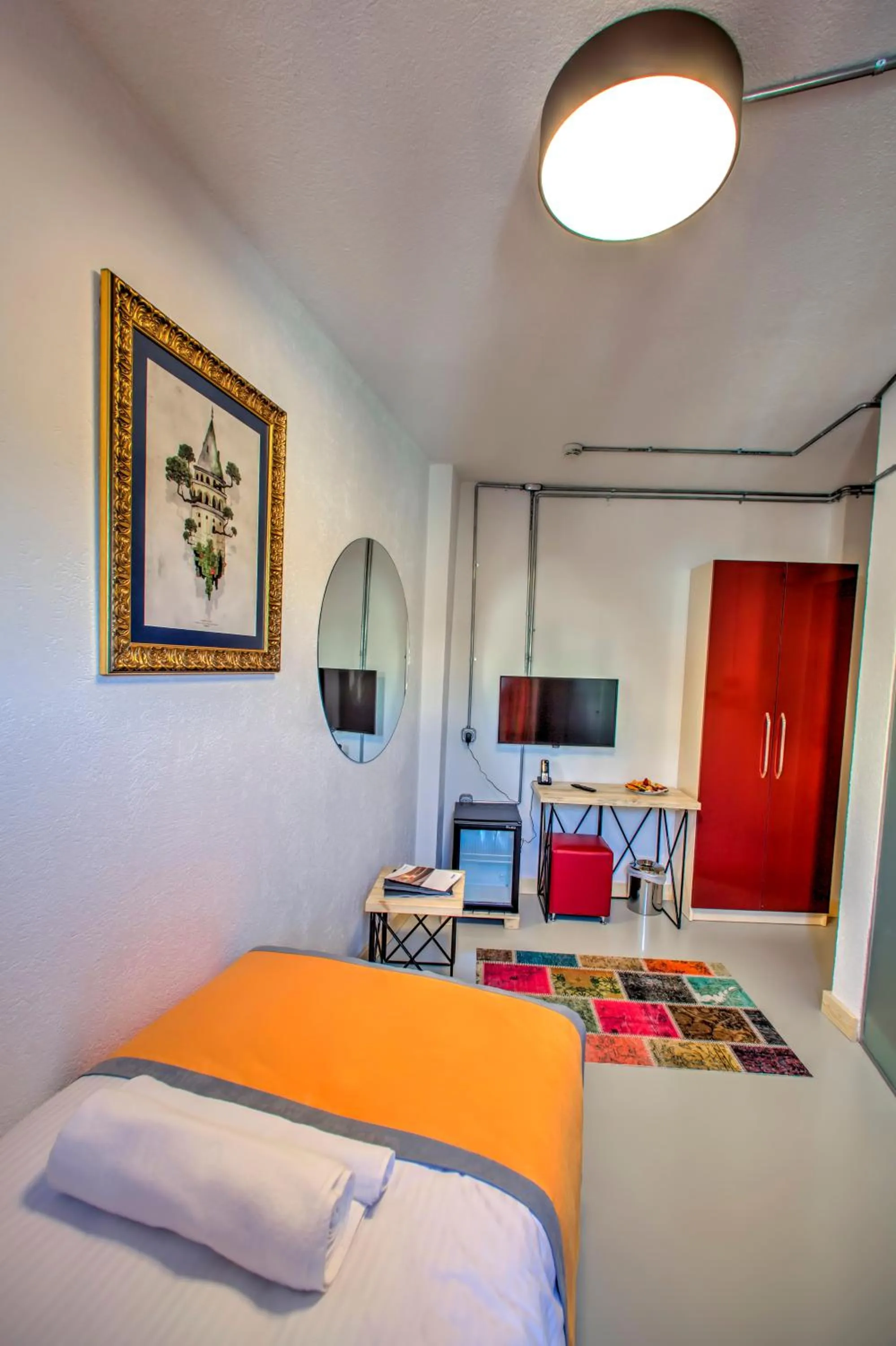 Photo of the whole room, Bed in Vavien Hotel