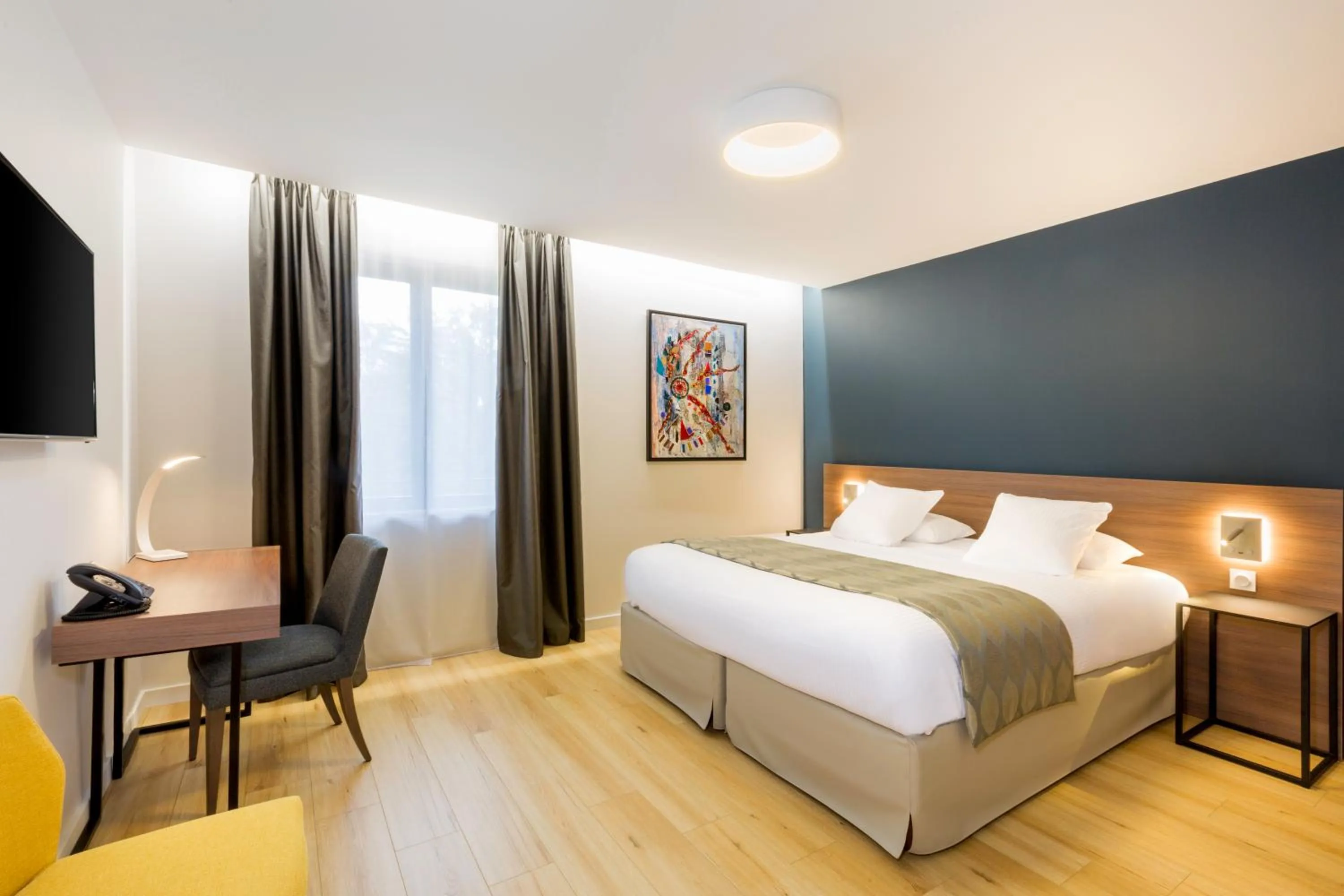 Bedroom, Bed in Best Western Premier Le Domaine de Montjoie