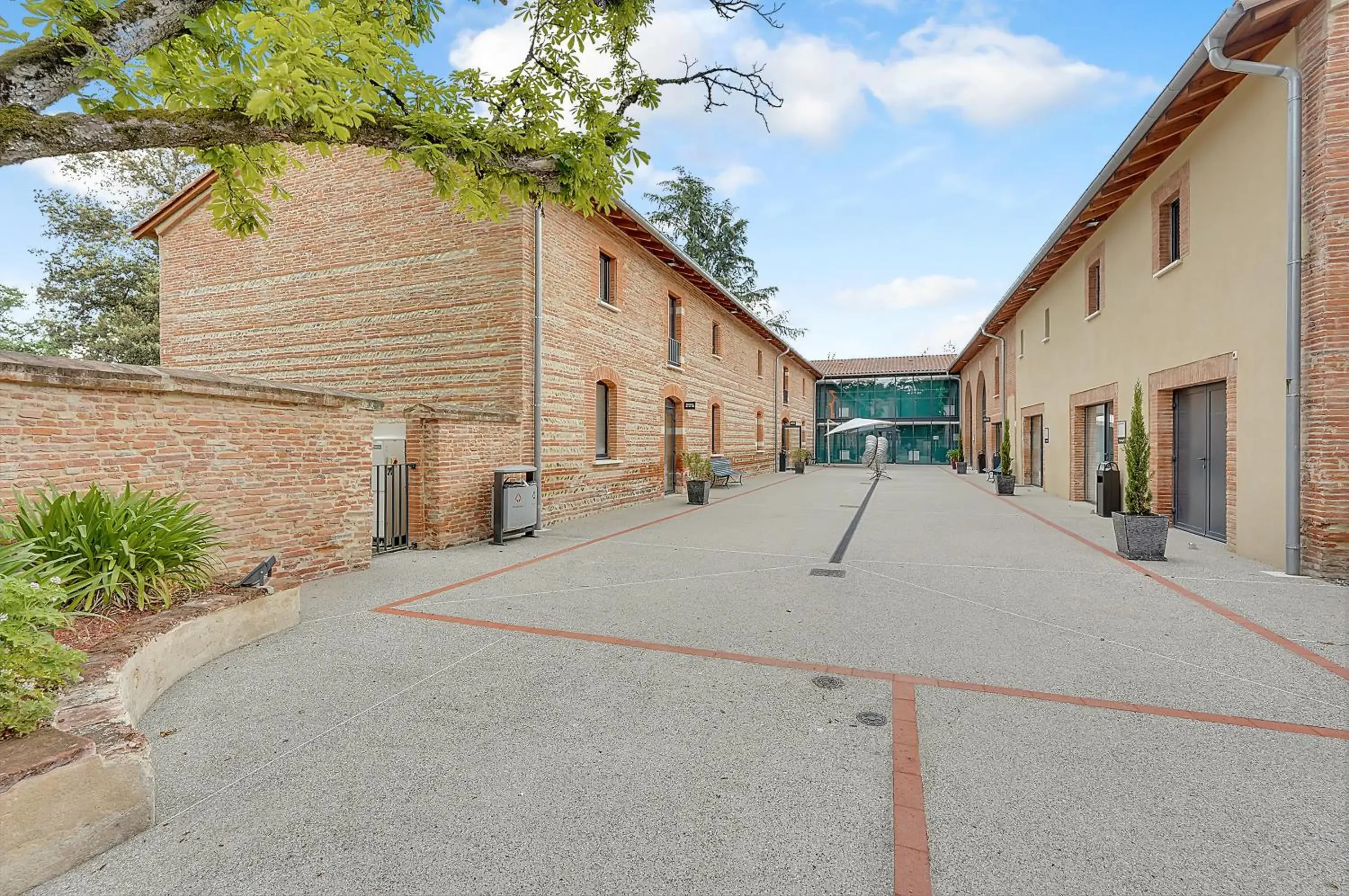 Property building in Best Western Premier Le Domaine de Montjoie Property building in Best Western Premier Le Domaine de Montjoie