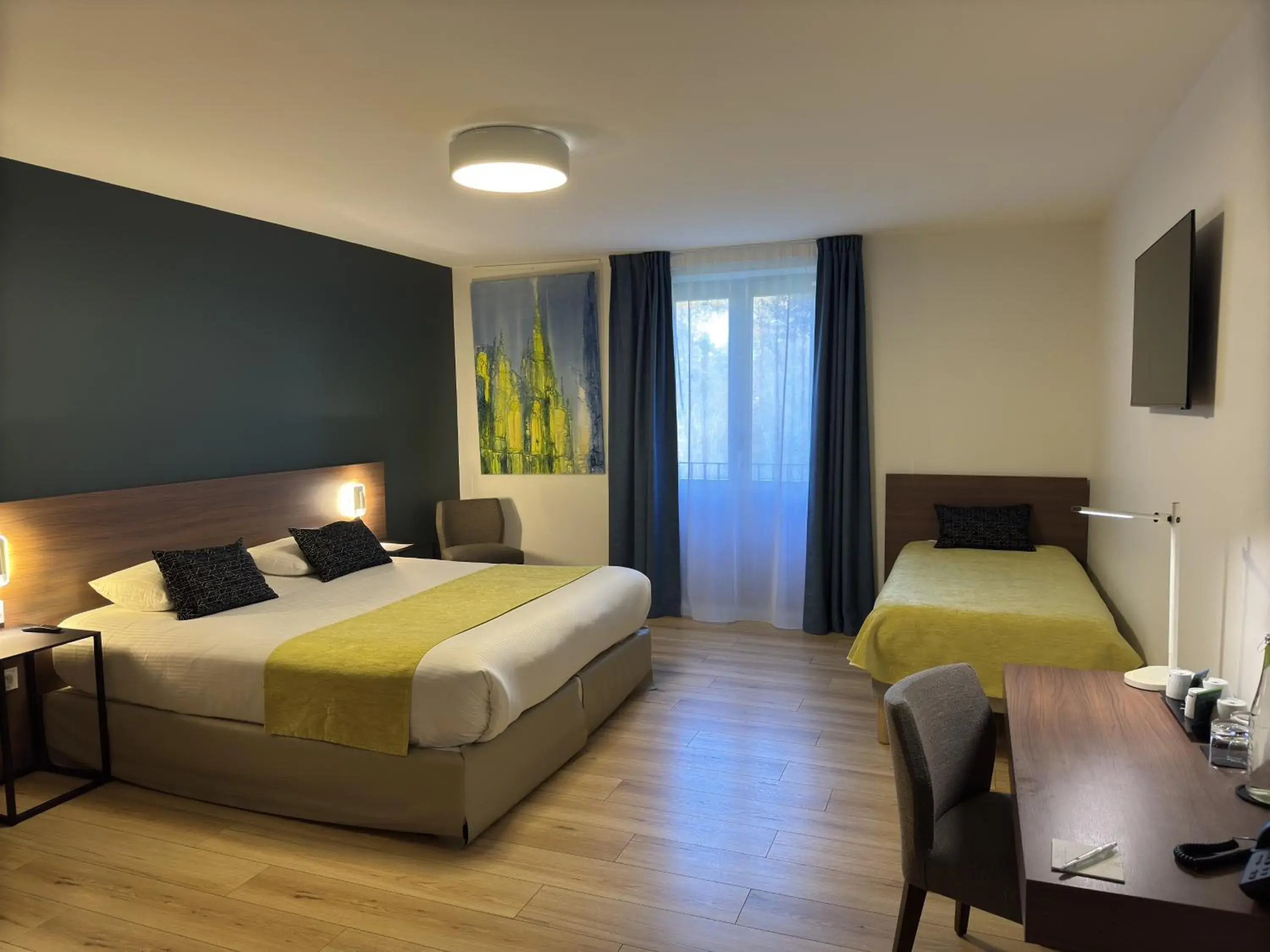 Bed in Best Western Premier Le Domaine de Montjoie Bed in Best Western Premier Le Domaine de Montjoie