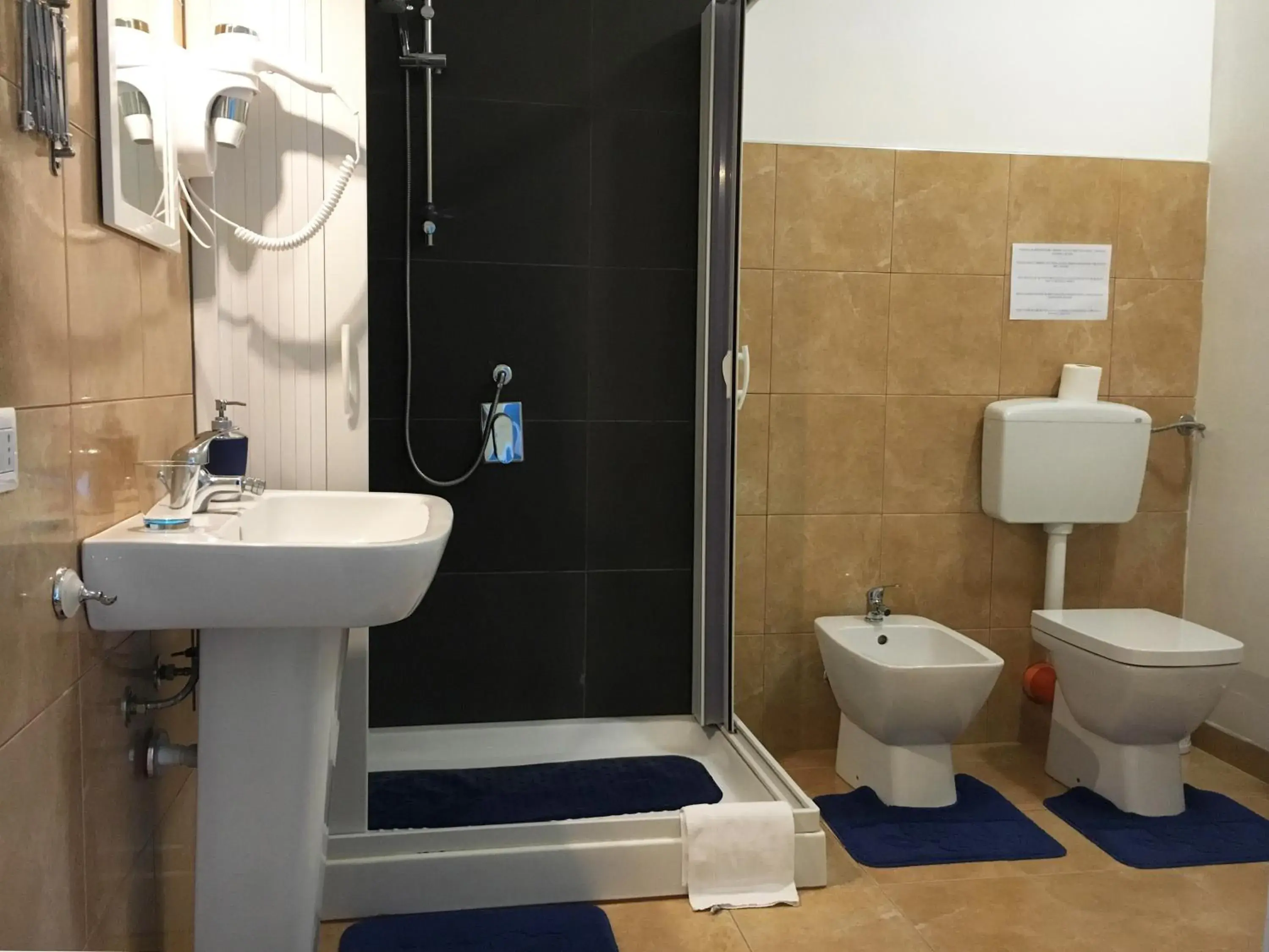 Quadruple Room with Private Bathroom - single occupancy in La Città degli Dei Quadruple Room with Private Bathroom - single occupancy in La Città degli Dei