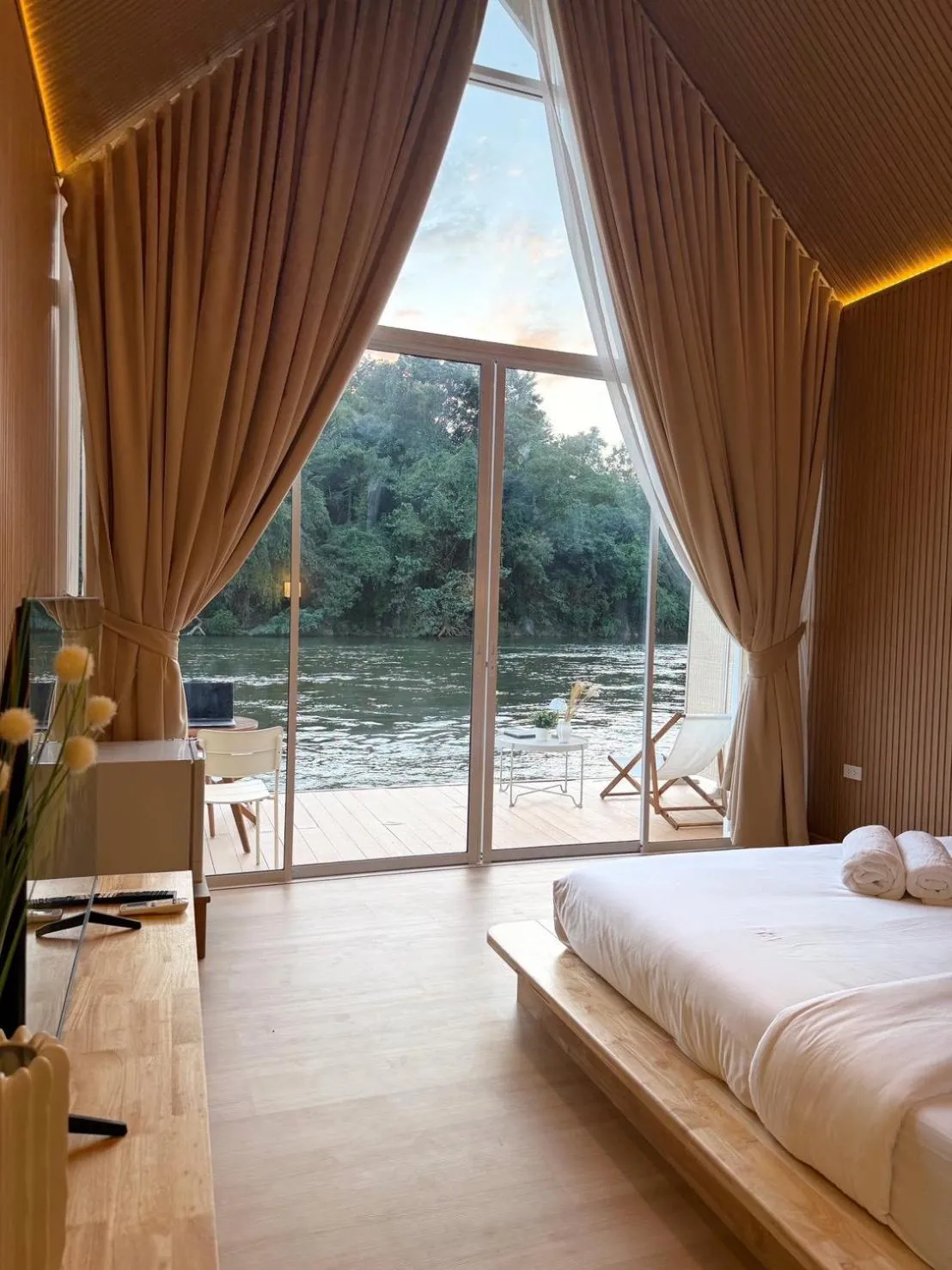 Bed in Baanpufa Resort