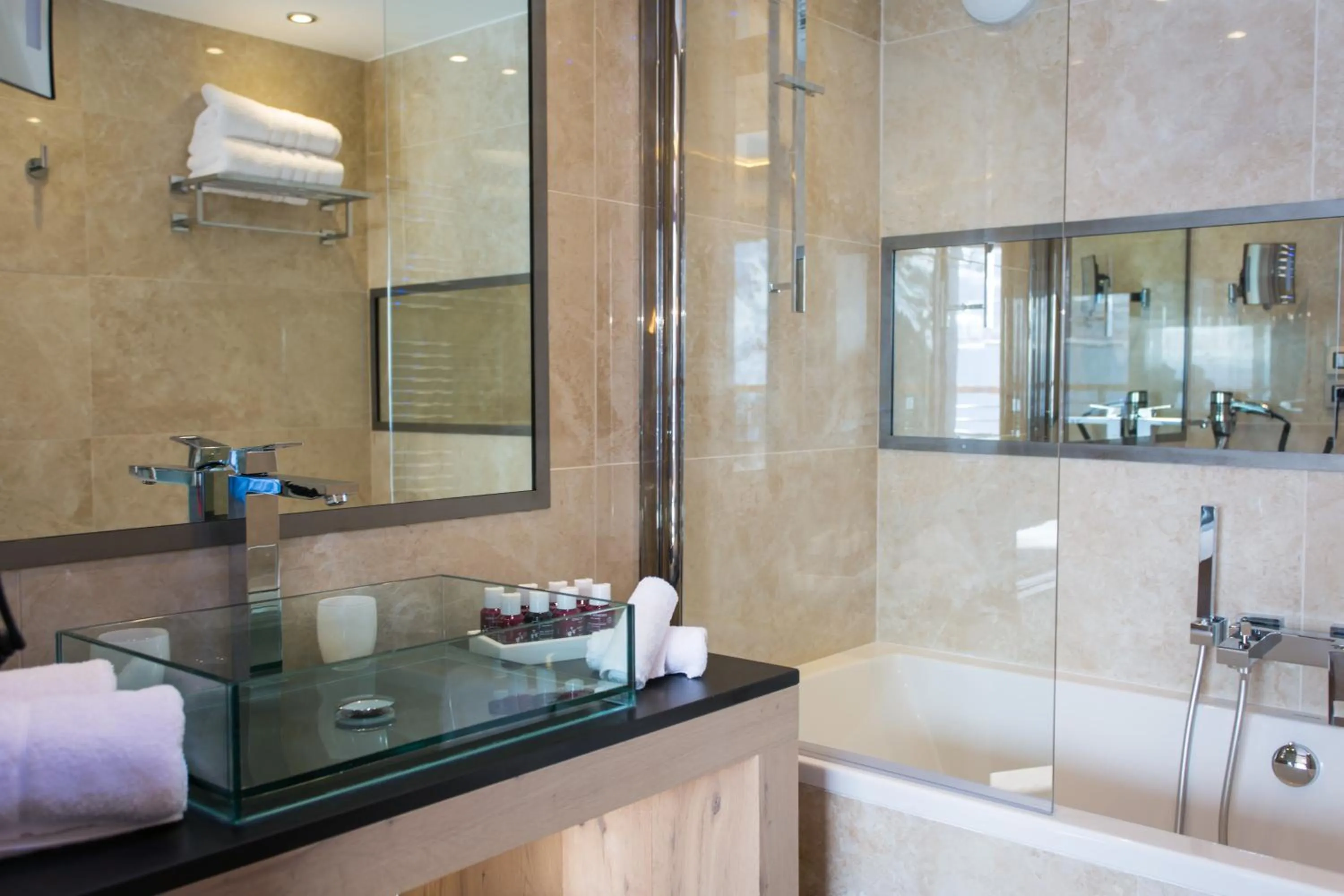 Bathroom in Hôtel Taj-I Mah by Les Etincelles