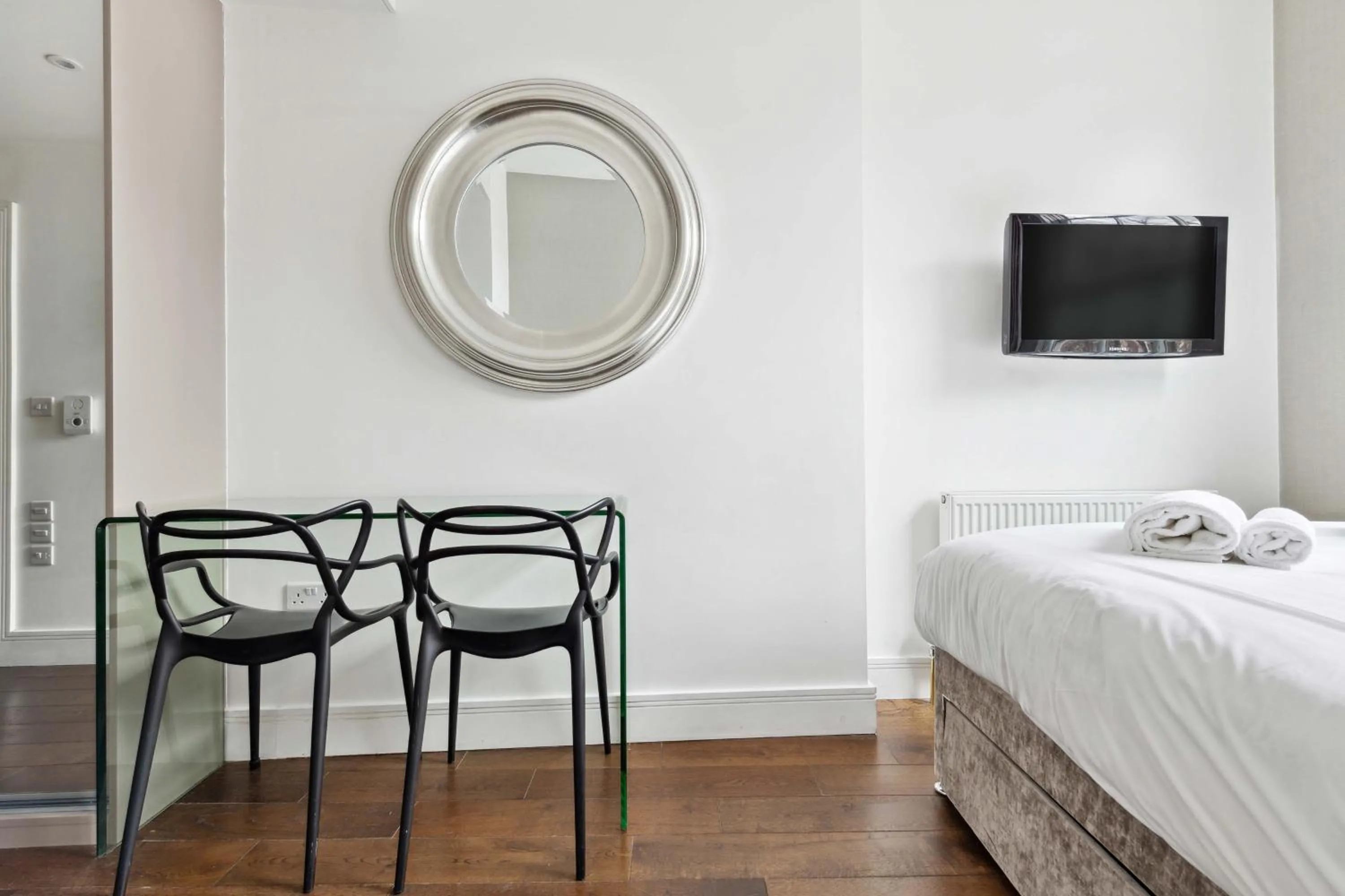 TV and multimedia, Bed in London Collection - Golden Square Soho