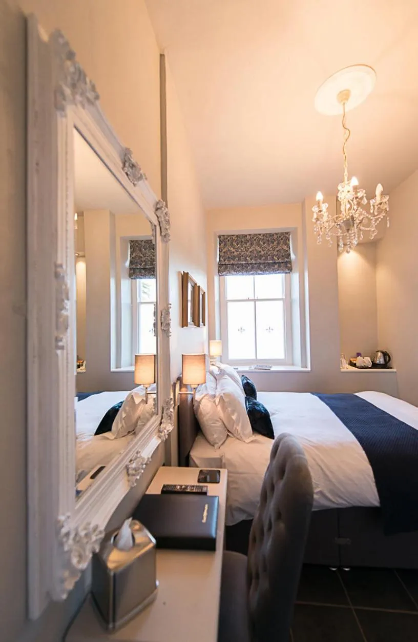 Bed in Glewstone Court Country House Hotel