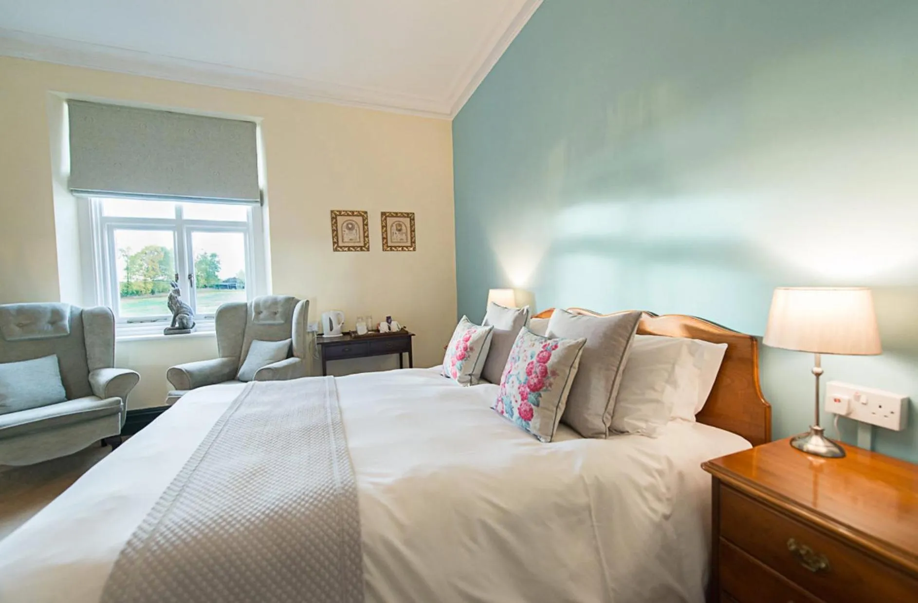 Bed in Glewstone Court Country House Hotel