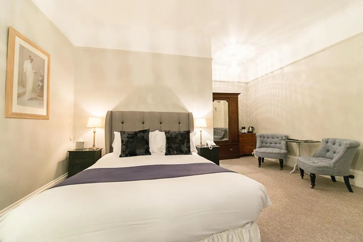 Bed in Glewstone Court Country House Hotel