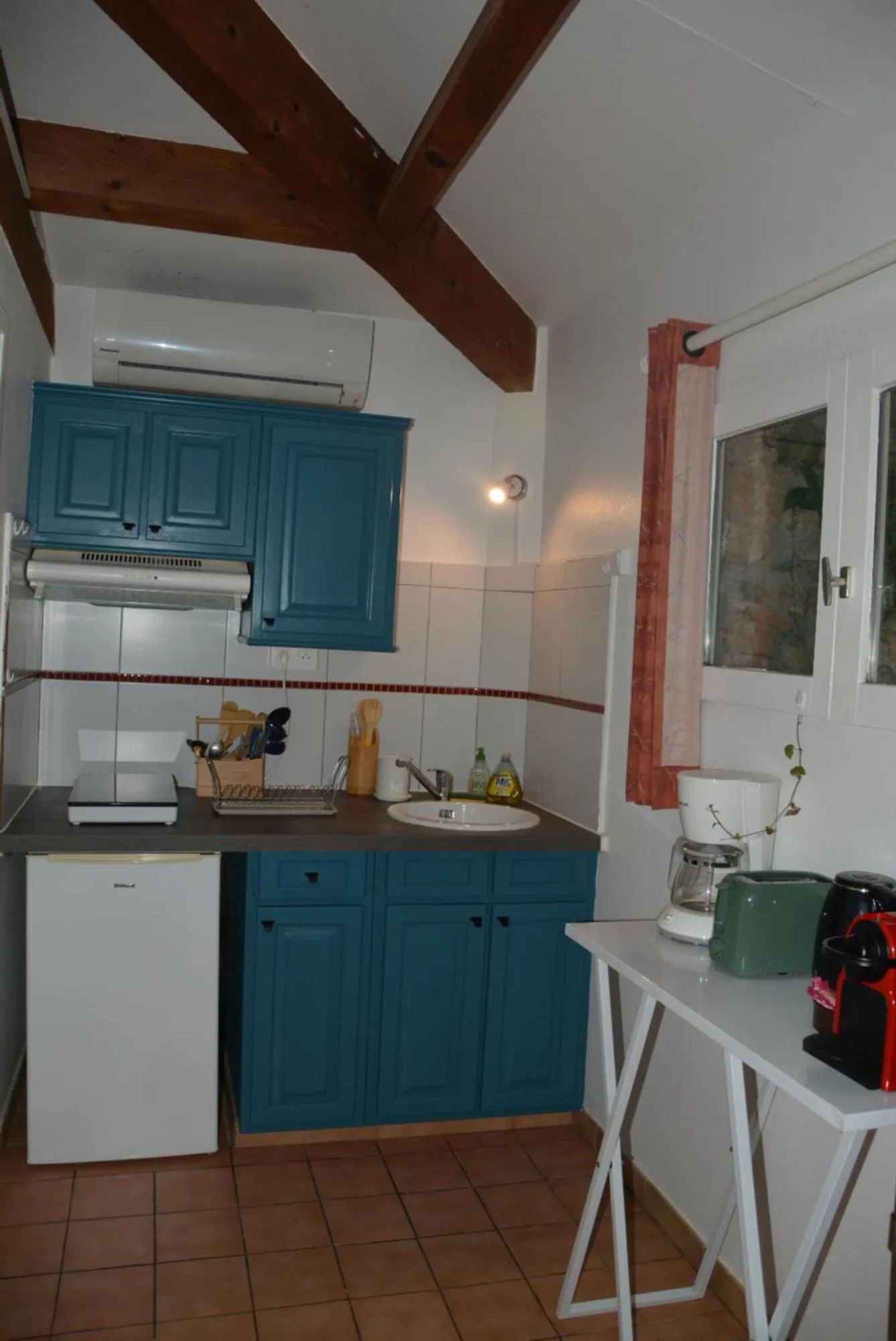 Kitchen or kitchenette in Le Mas de Cocagne - Gite et Chambre d'hôte - Piscine et SPA