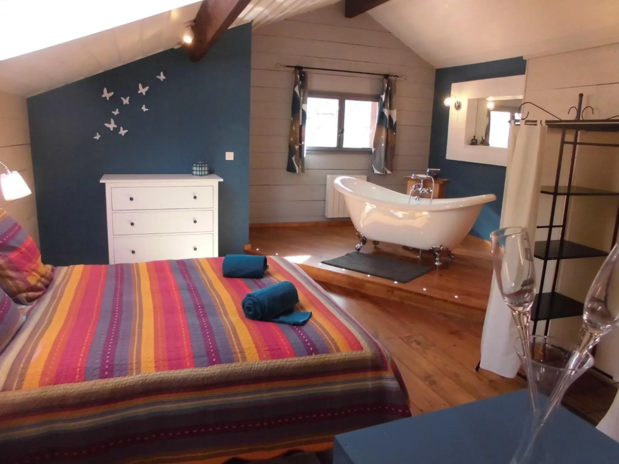 Bathroom, Bed in La Sauvanière