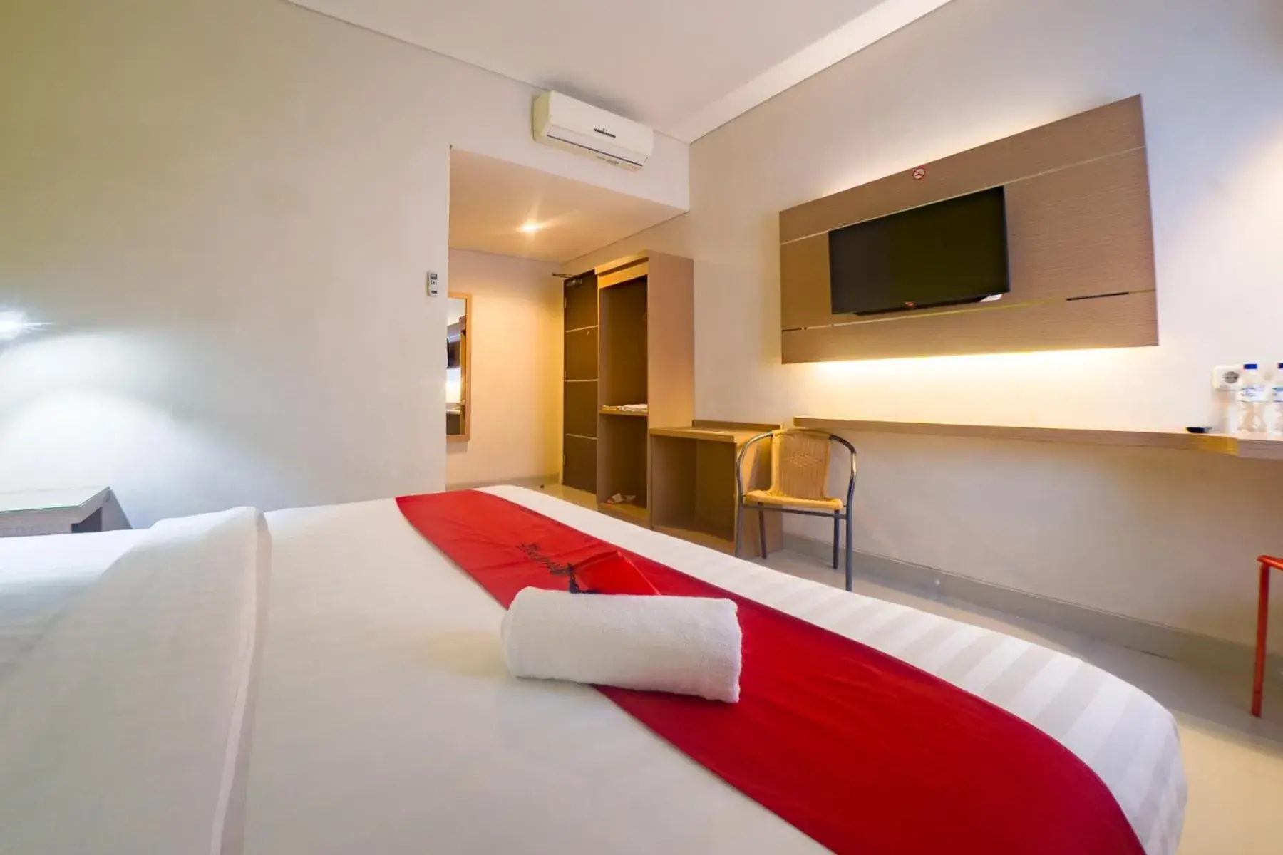 Bedroom, Bed in Budget Hotel Ambon Bedroom, Bed in Budget Hotel Ambon