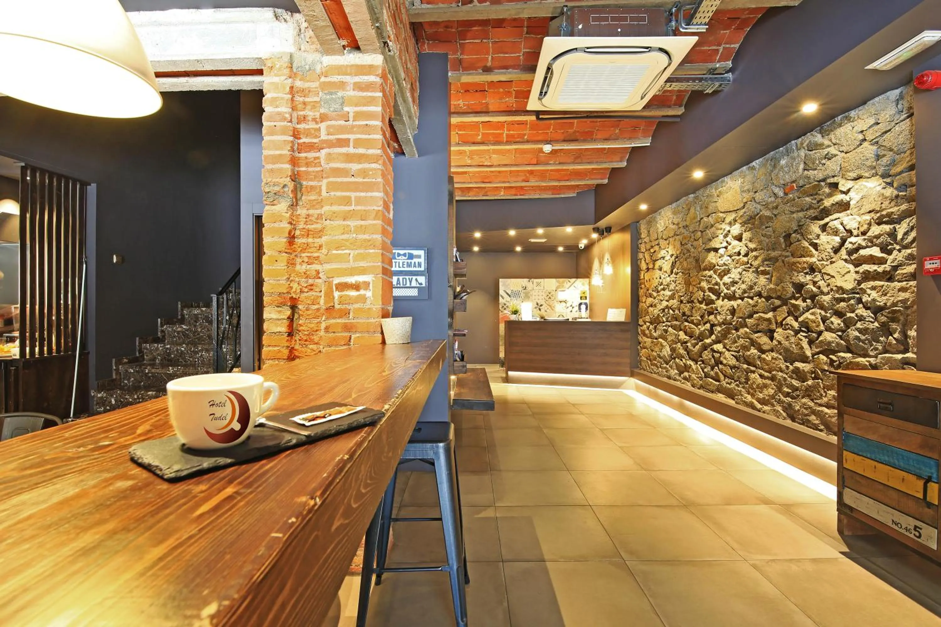 Lobby or reception in Tudel